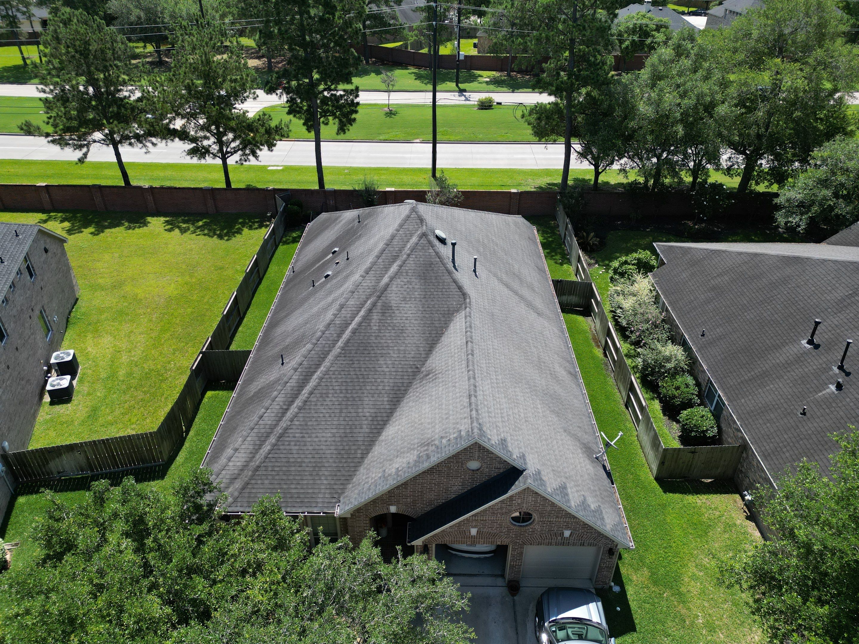 OC Duration Onyx Black by HHH Roofing & Construction