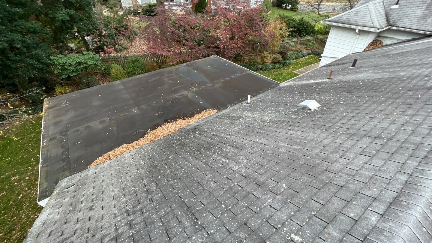 Arlington: CertainTeed Landmark Designer Shingles in Cobblestone Gray by RM Banning, Inc.