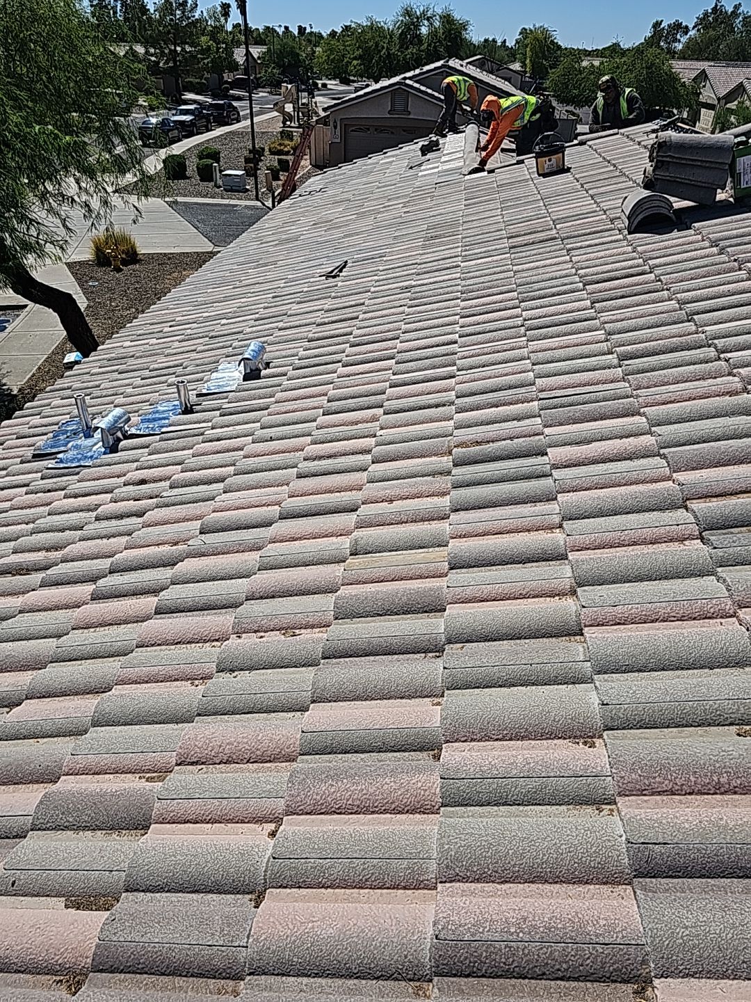 Santa Fe Blend Concrete Tile by Reimagine Roofing