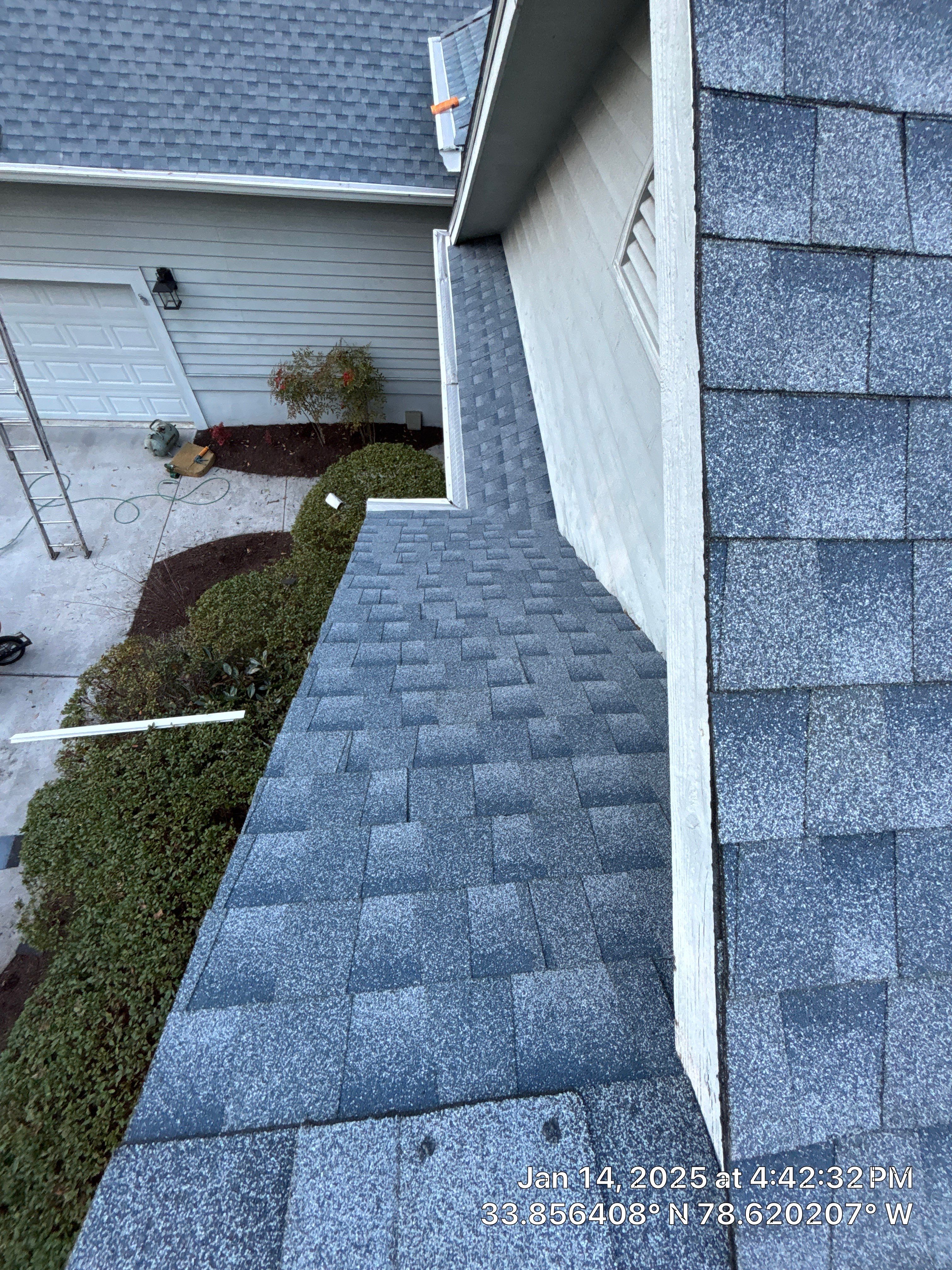 GAF HDZ - Biscayne Blue by Linta Roofing