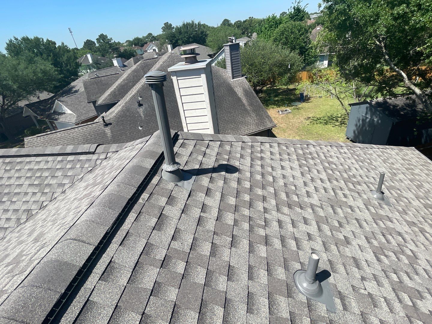 GAF HDZ - Weathered Wood by Elite Roofing LLC