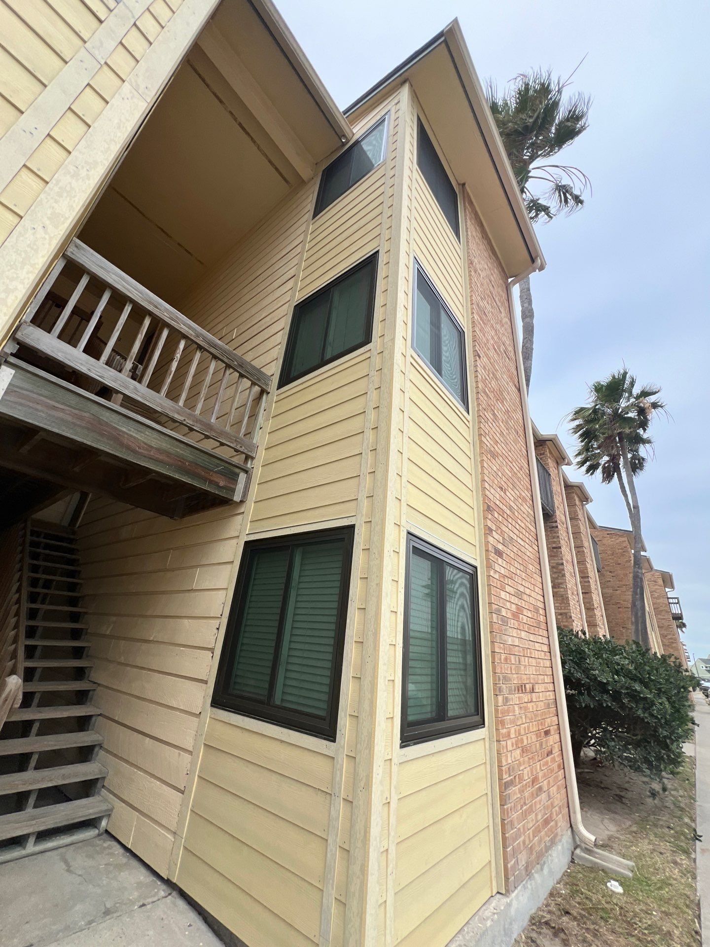 Exterior remodel Fortuna Bay Condos by Bayfront Roofing and Construction