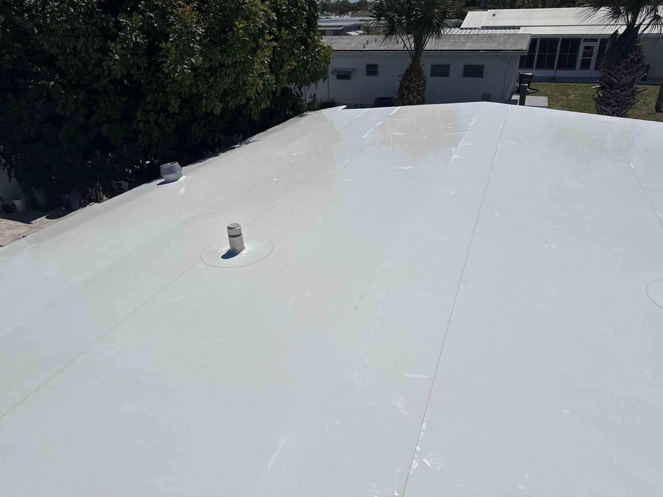 TPO Roof Cleaning – Tri-Par Estates, Sarasota, FL (5-Star Review) by Sunshine AquaWash