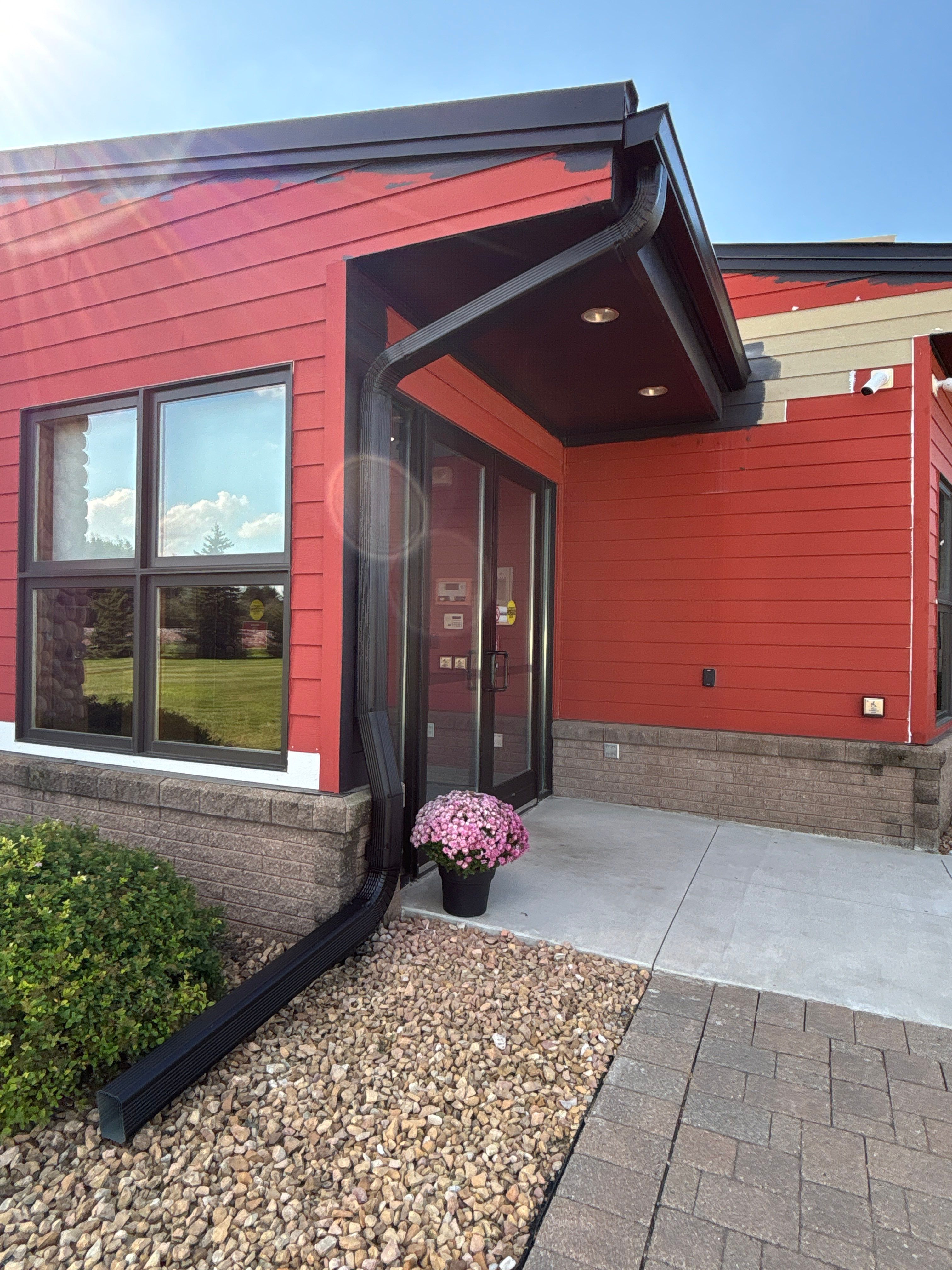 6-Inch Black Commercial Seamless Gutters with Snow Rails– Sleepy Eye, MN by Next Level Seamless Gutters / Exteriors Inc.