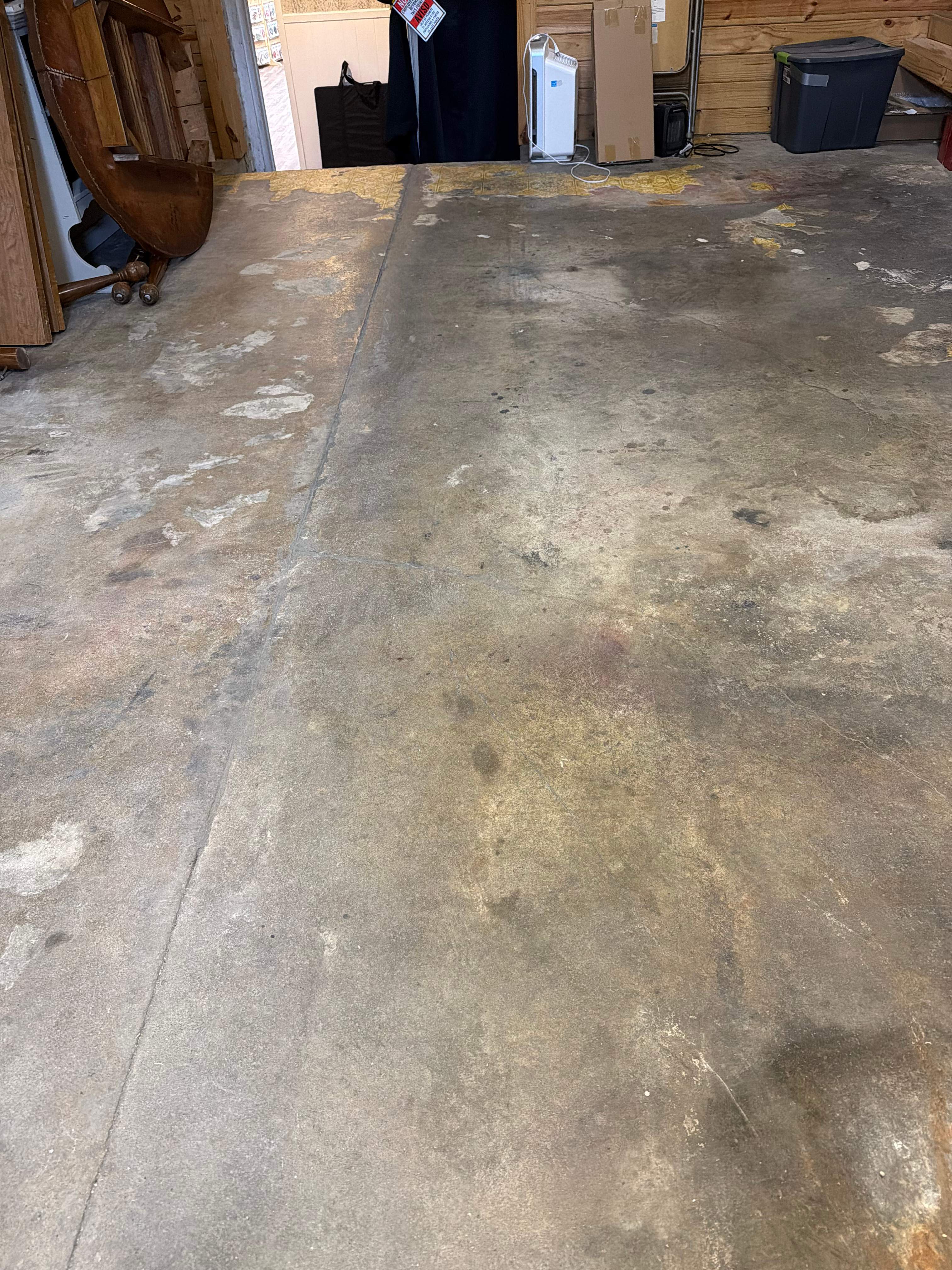 Commercial Epoxy Flake Floor Coating in Emmetsburg, Iowa by Select Painting, Coatings & Garage Cabinets