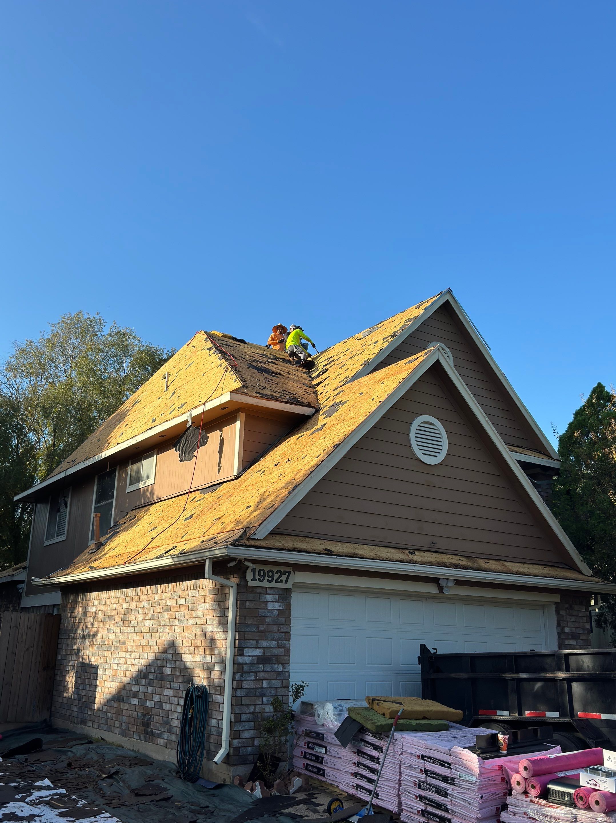 Residential Roofing Installation using Owen's Corning Duration (Lifetime) Shingles by Roof Repair Company