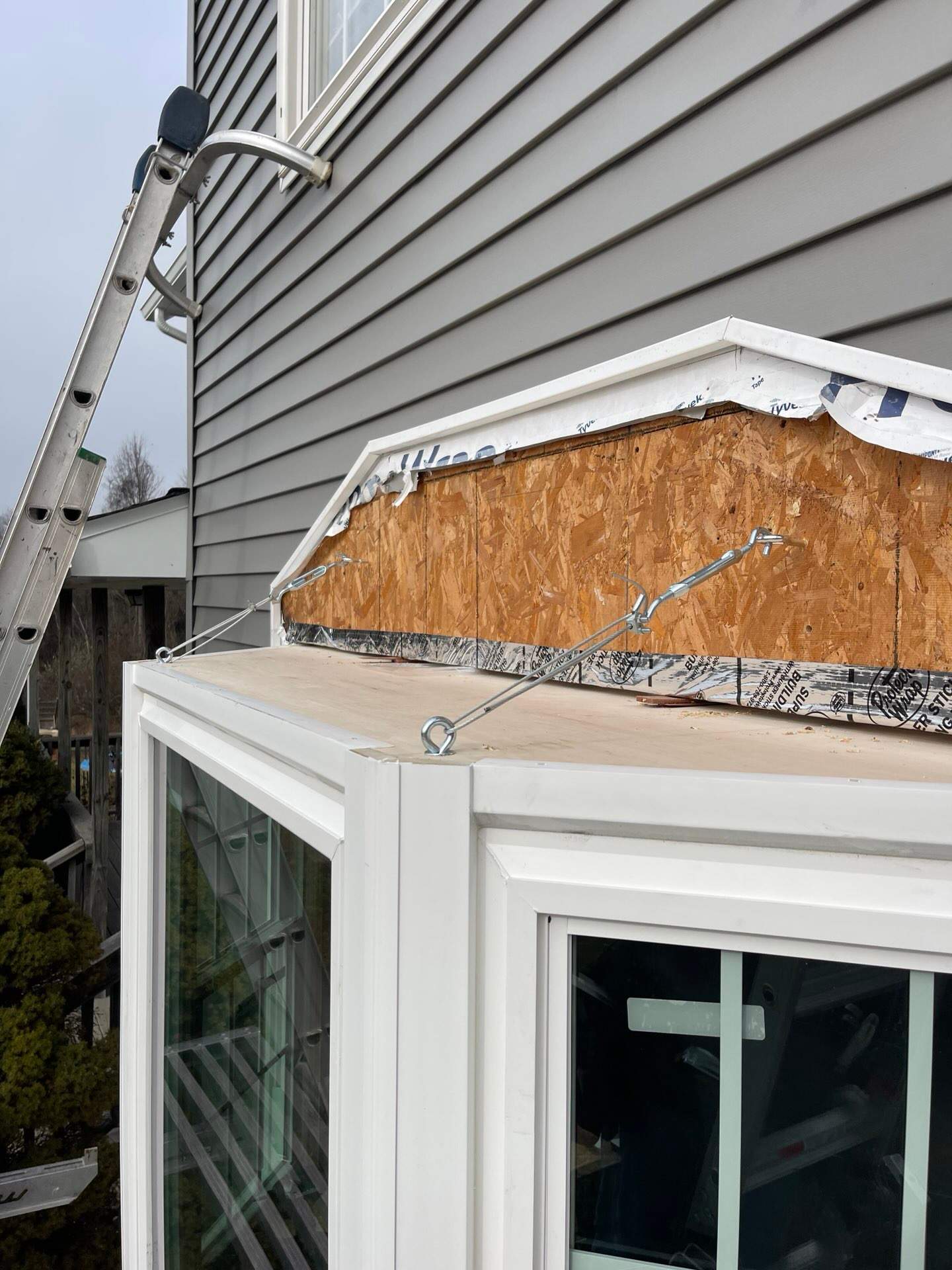 Exterior & Window Installation using CertainTeed Mainstreet & ViWinTech Windows by Koontz Construction