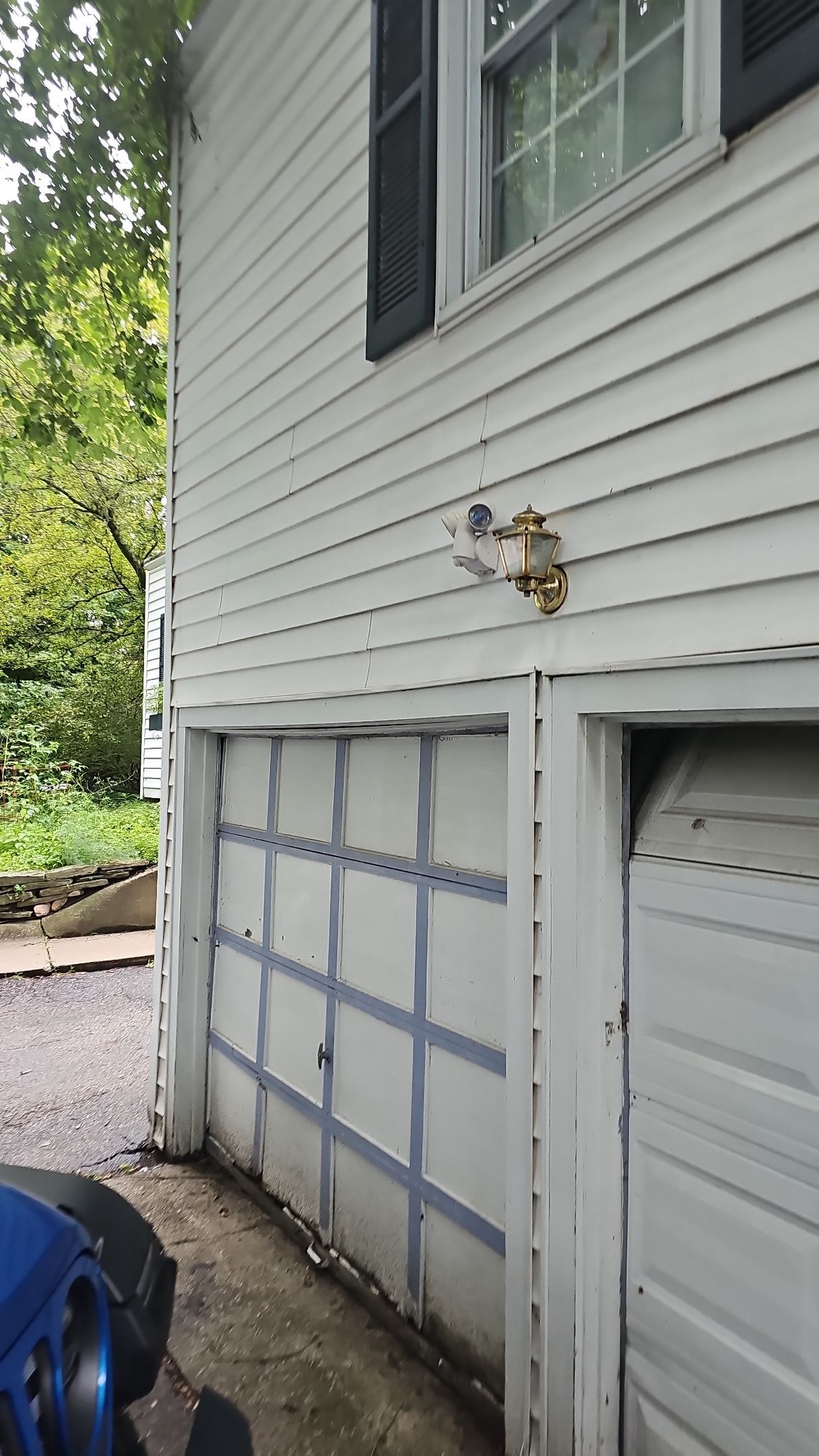 Norandex Cedar Knolls, Color: Jamestown Blue by Eagle Eye Roofing