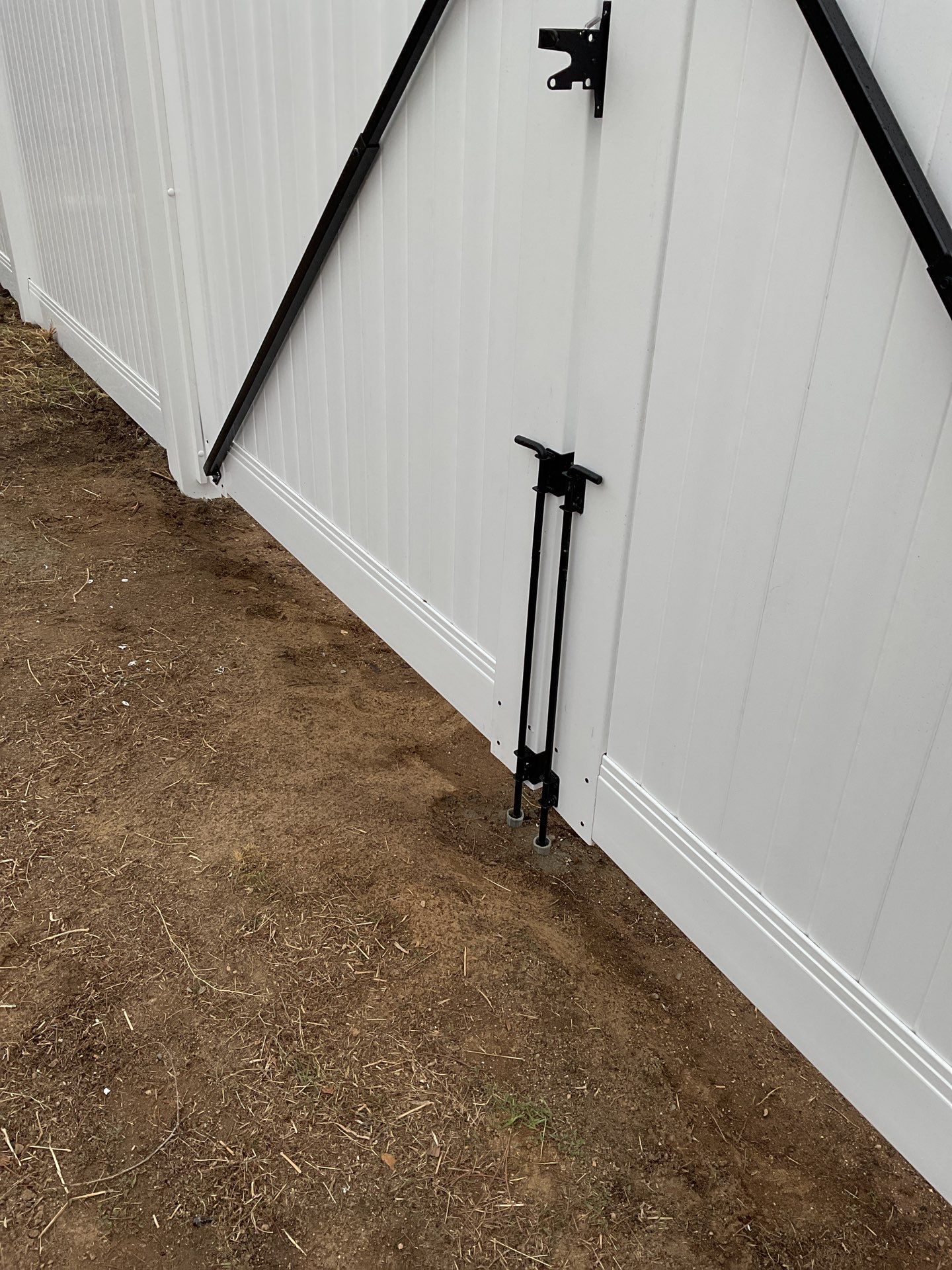 Fence Installation using Vinyl by Fence Guys Inc. 