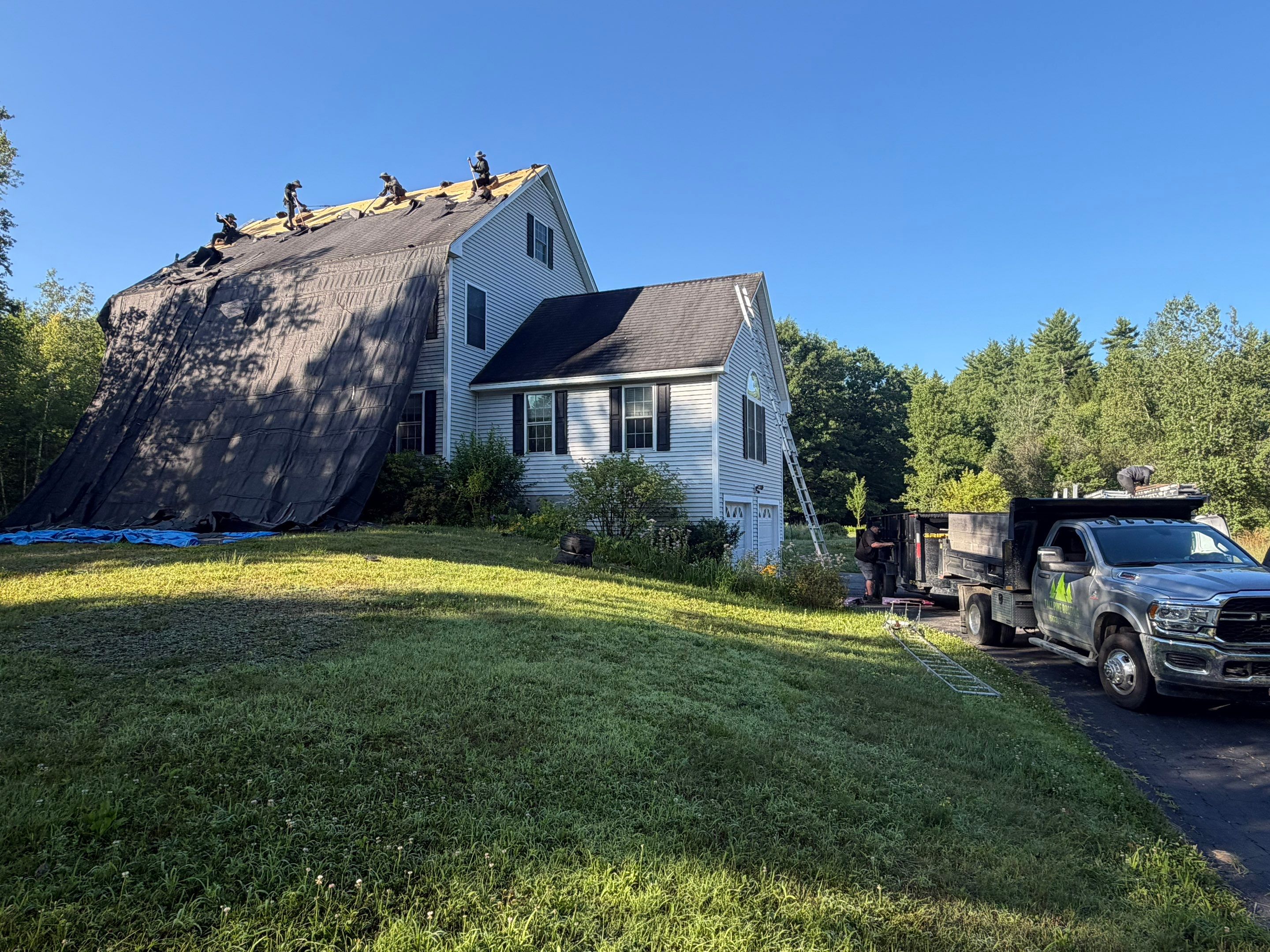π‘ Another happy homeowner in Claremont, NH! πͺ by Tall pine roofing