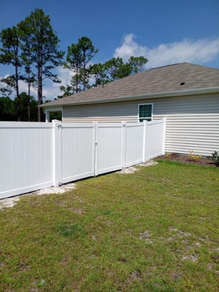 Hamilton Vinyl Privacy Project in Newport by Superior Fence and Rail