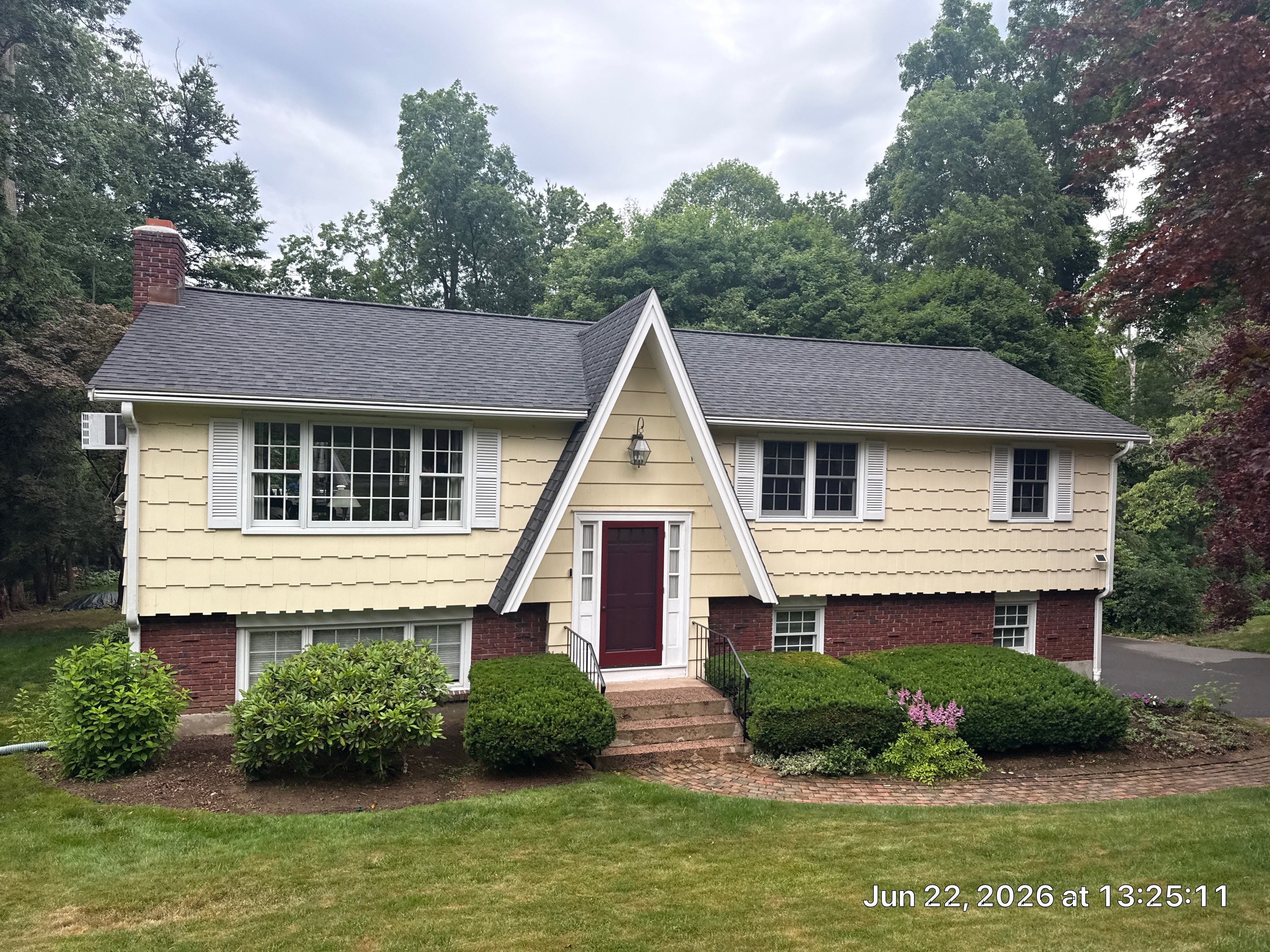 Brand new roof by DiGiorgi! by DiGiorgi Roofing and Siding Inc