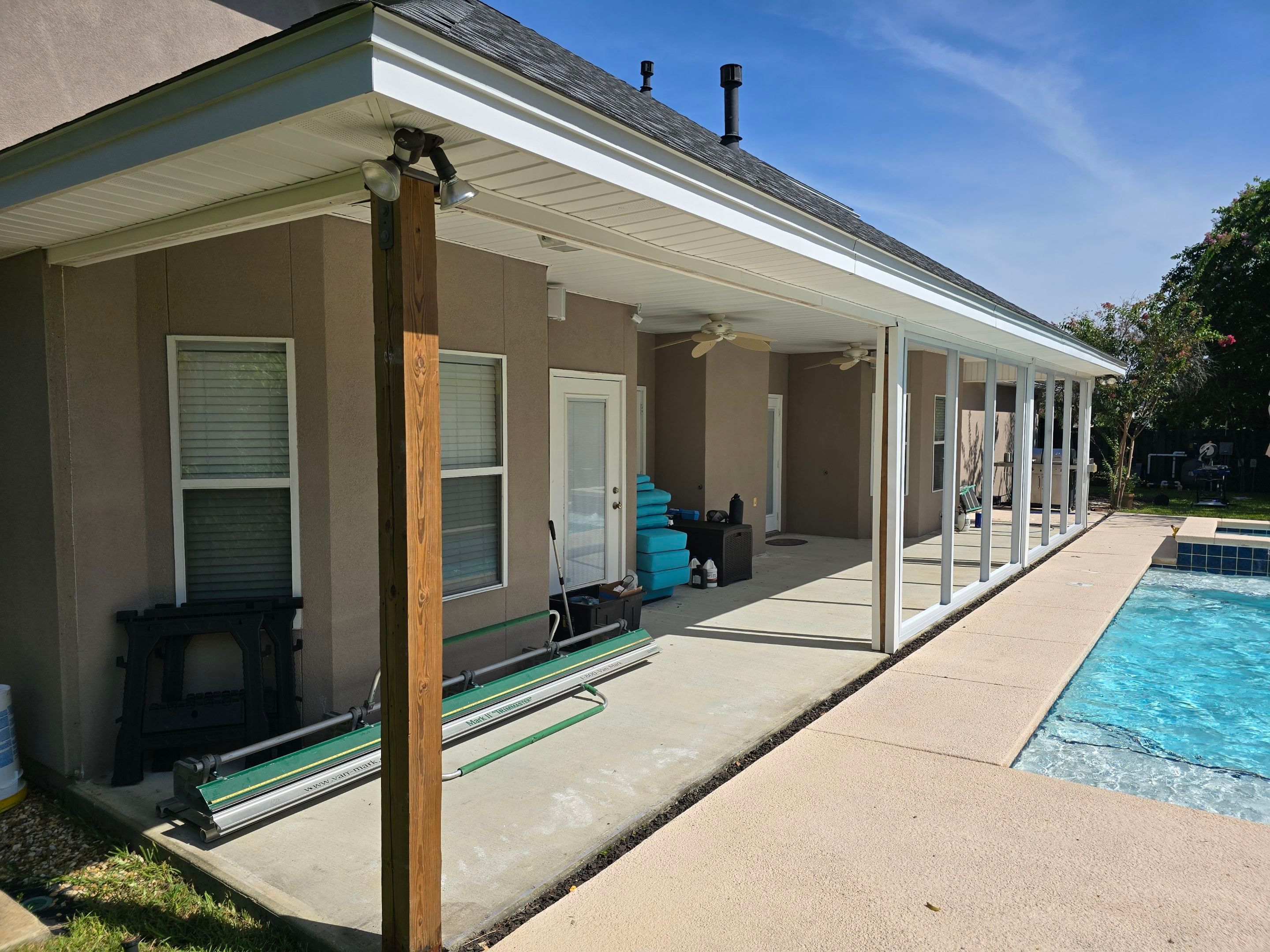 Poolside Glass Under in Fort Walton Beach by Titan Sunrooms