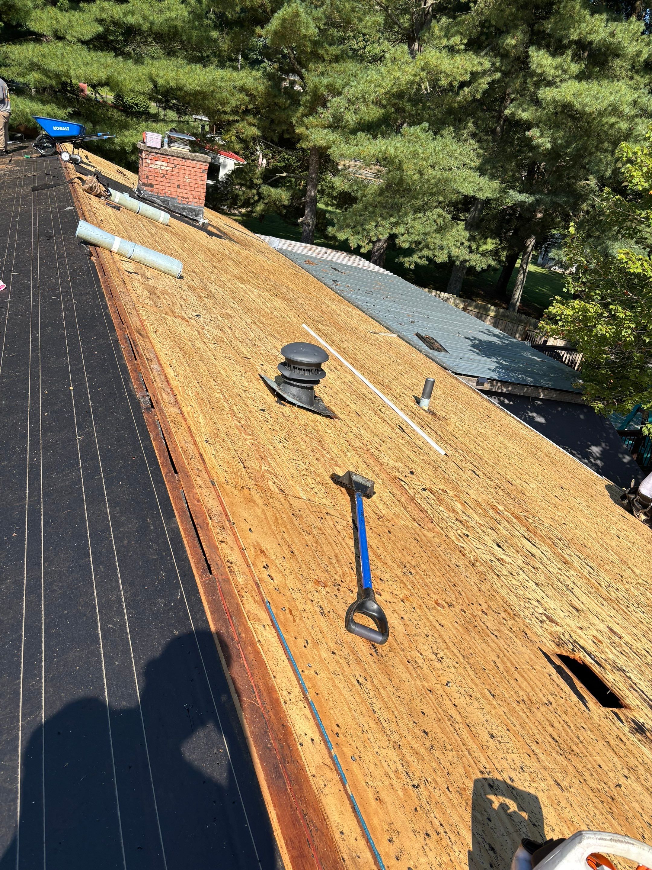 Residential Roofing Installation using GAF Timberline HDZ Charcoal by Rainstoppers Roofing