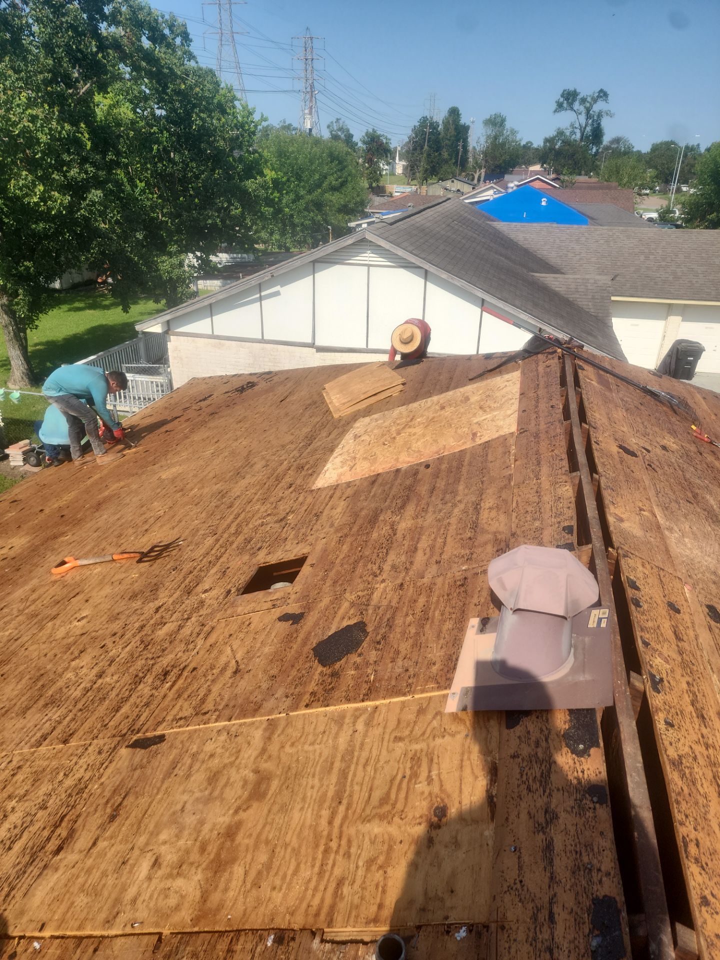 Residential Roofing Installation using Owen's Corning Duration (Lifetime) Shingles by Roof Repair Company
