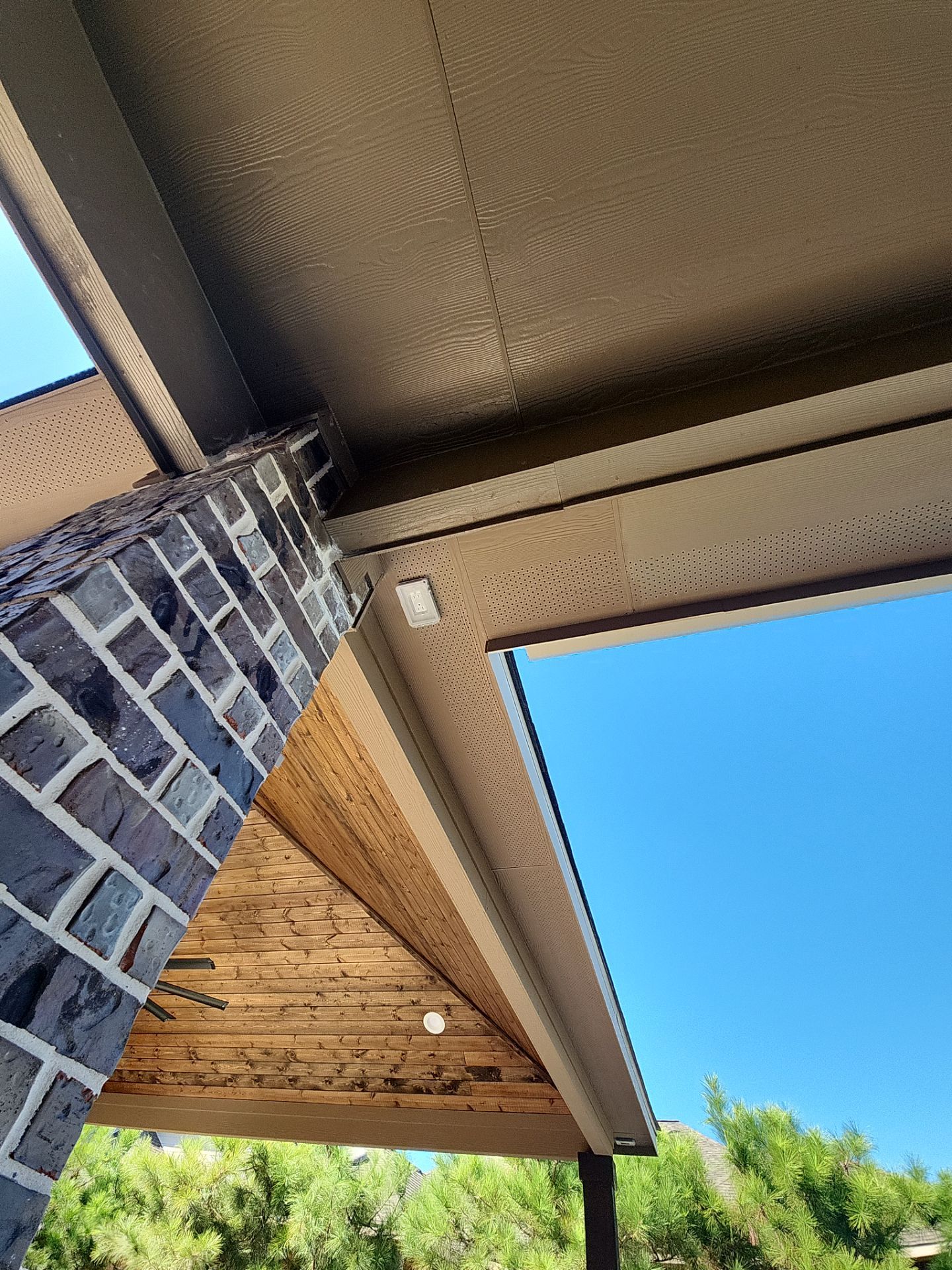 Covered Patio and Summer Kitchen in Spring,  TX by SophAlx LLC
