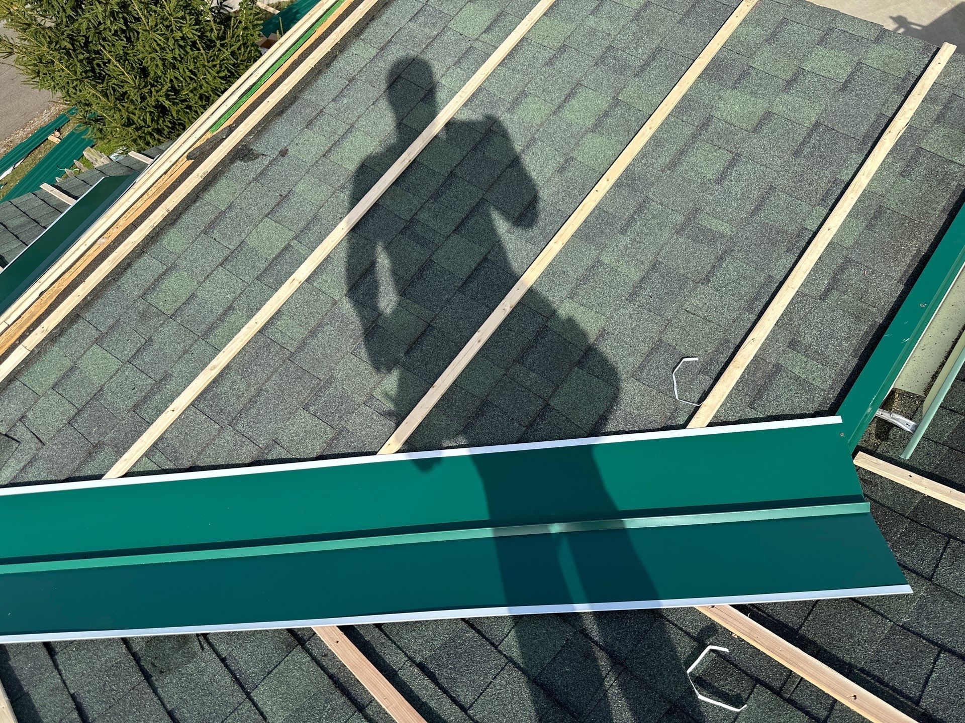 Alpha Rib, Color: Ivy Green by Eagle Eye Roofing