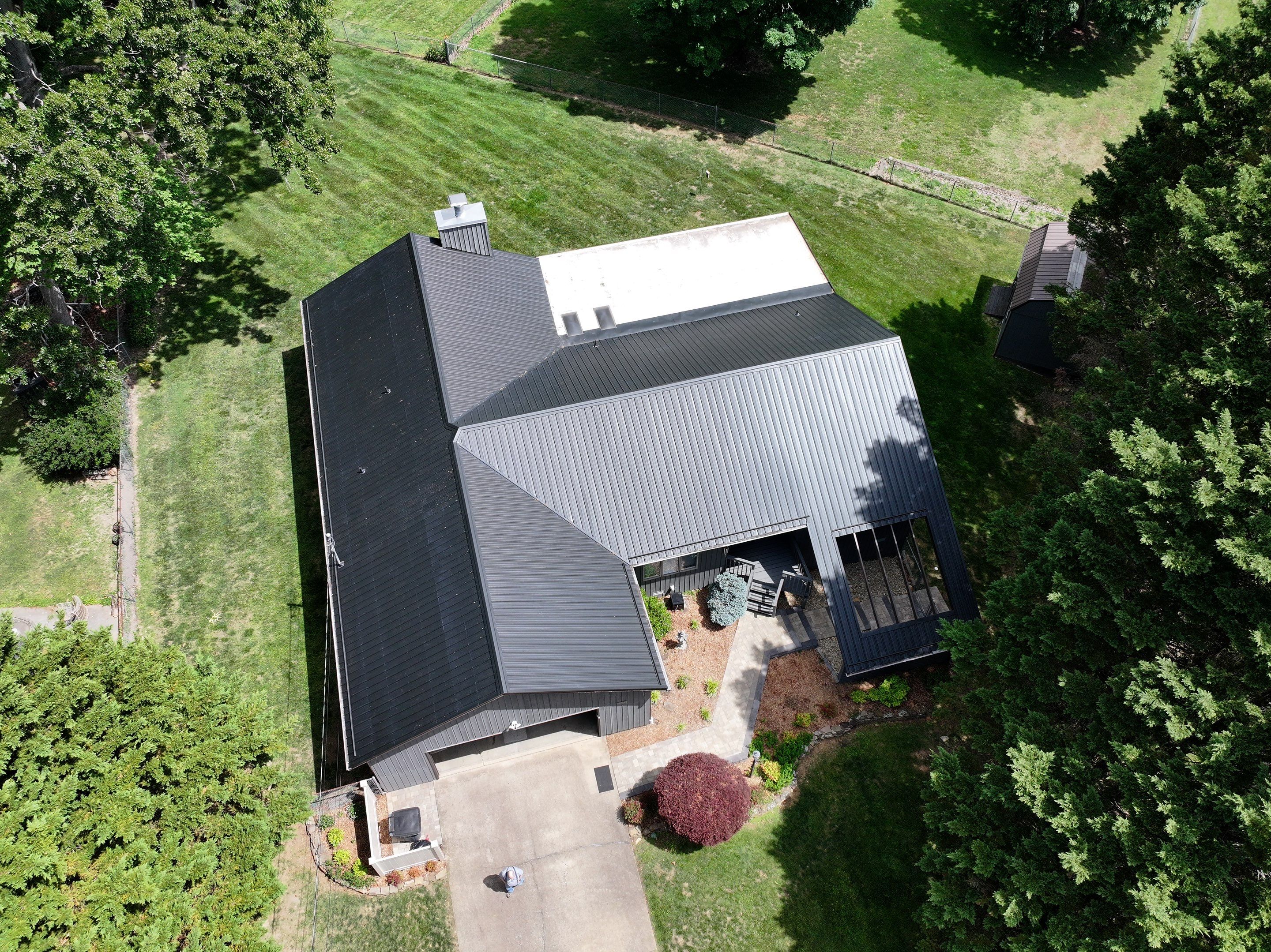 Miles Residence by Omnia Roofing