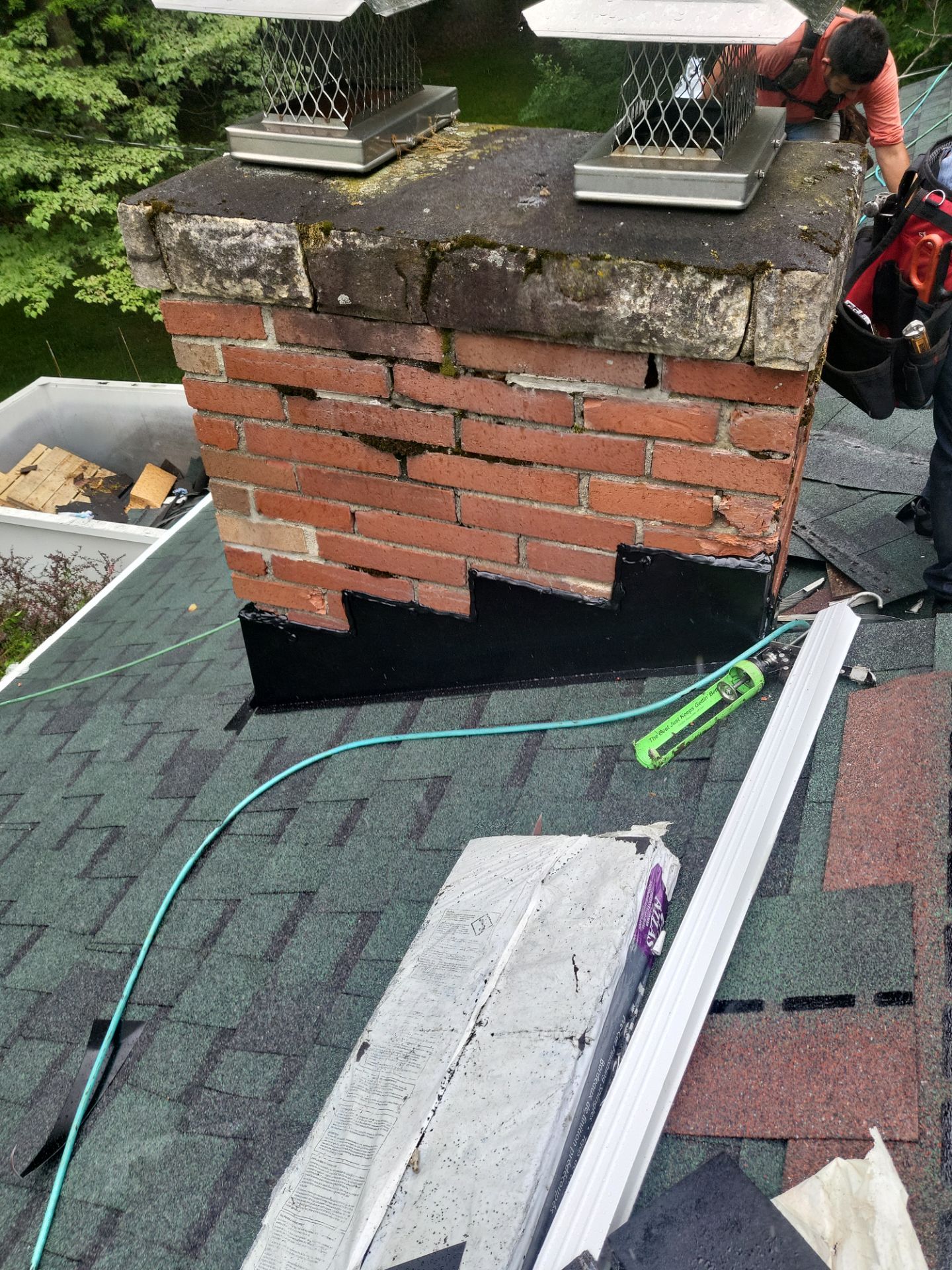 Atlas Pinnacle, Color, Woodland Green, Drip Edge, Color, White by Eagle Eye Roofing