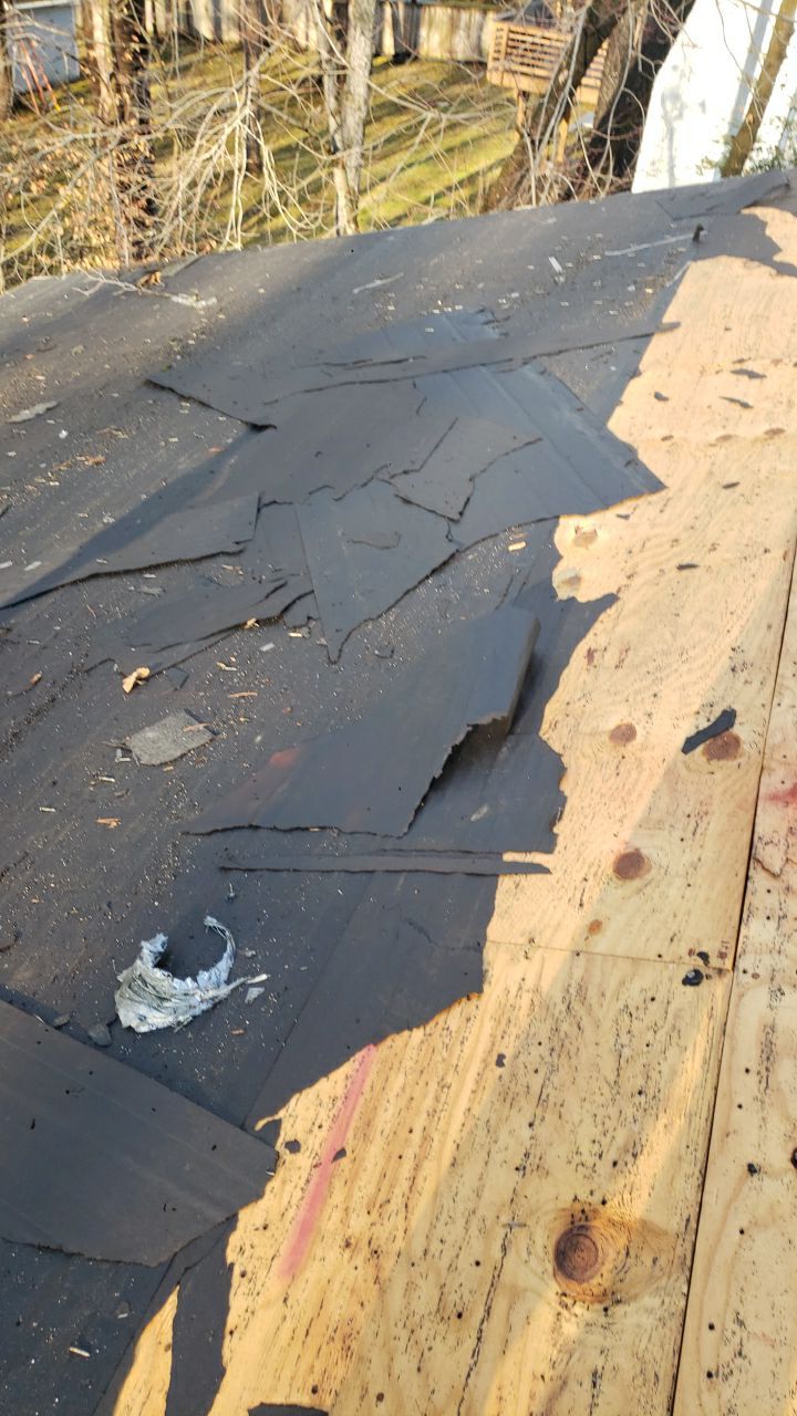 Manassas: CertainTeed Landmark Designer Shingles in Charcoal Black by RM Banning, Inc.