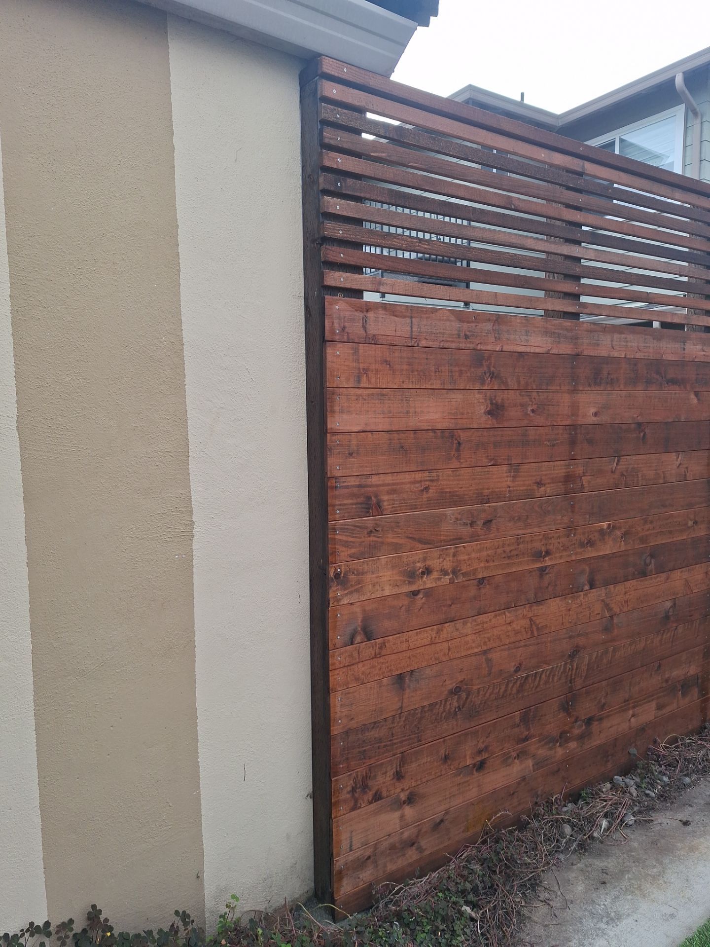 Horizontal T&G with Horizontal 1x2 Lattice by Fremont Fence Inc