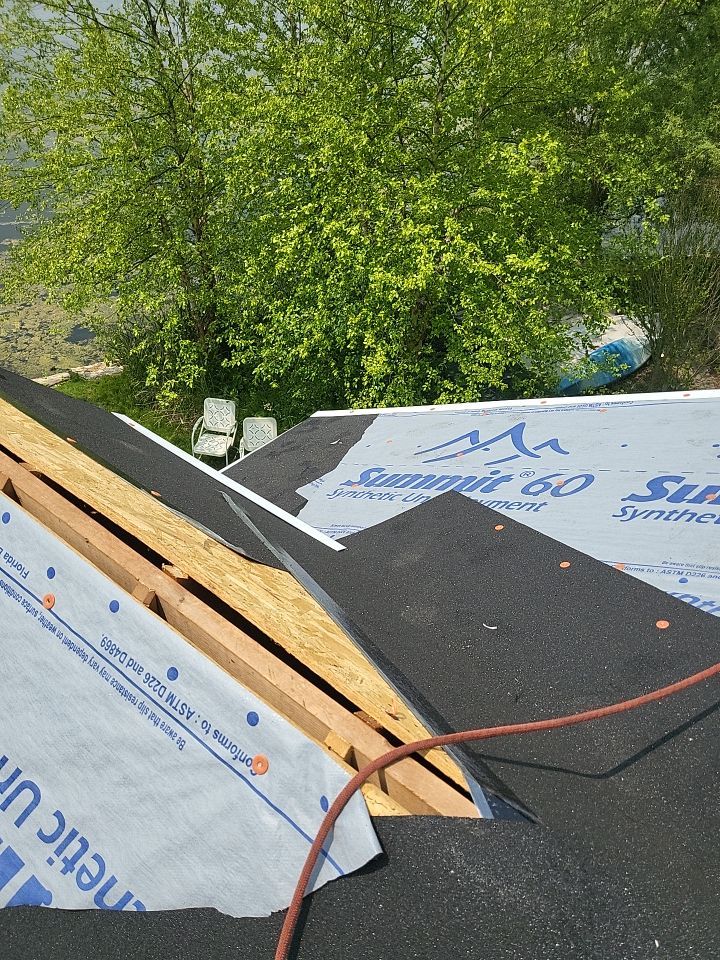 ATLAS PINNACLE COLOR: PRISTINE BLACK by Eagle Eye Roofing