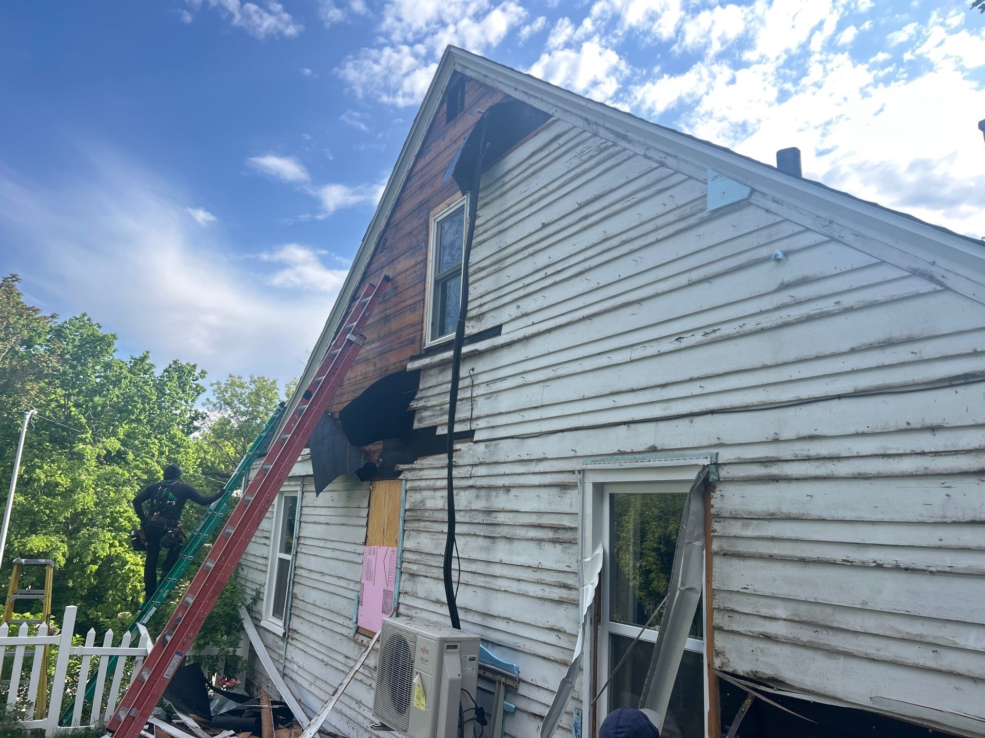 James Hardie Siding Transformation and Window Replacement in Omaha by Carps Complete Exteriors