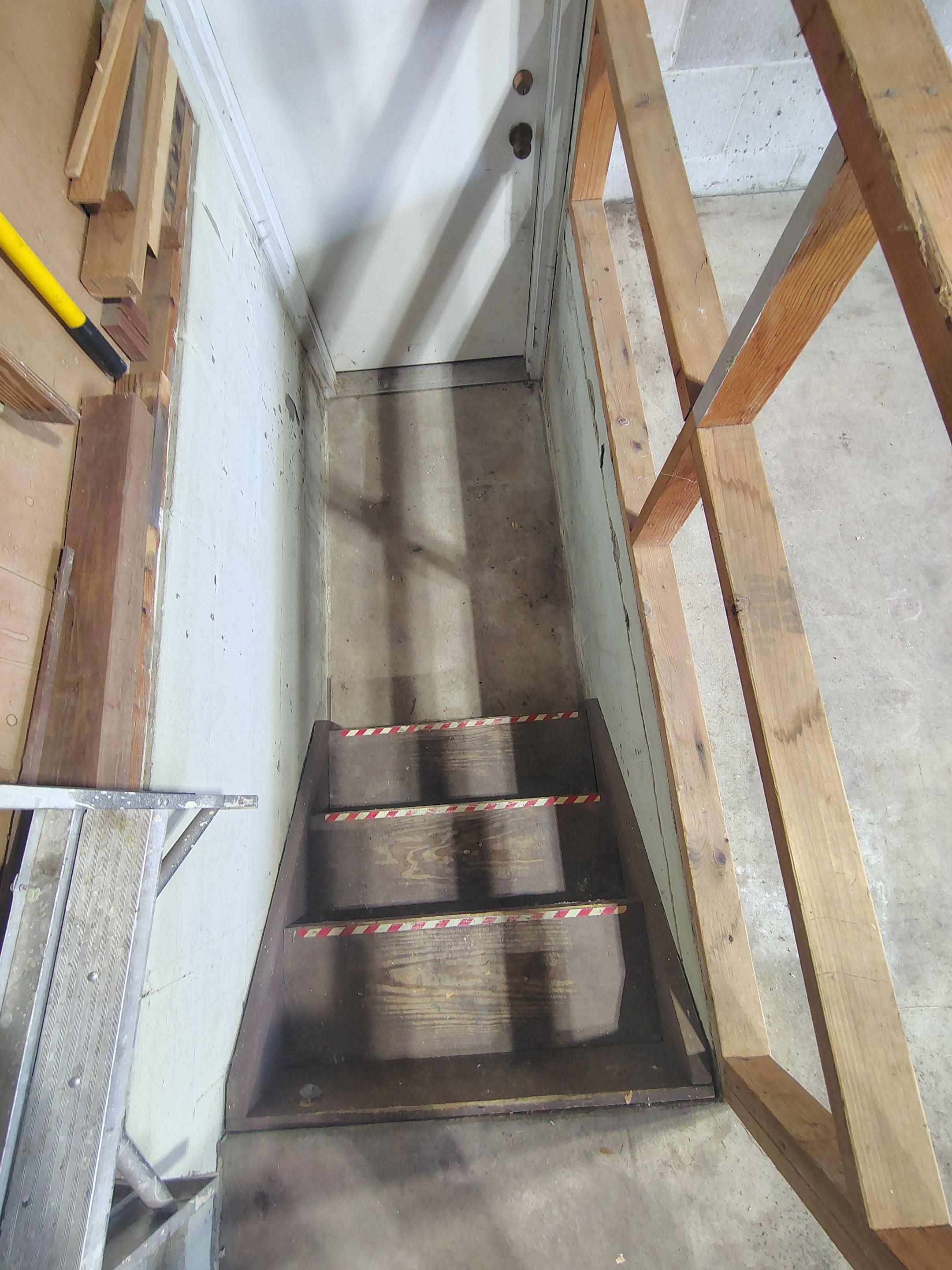 Sioux Falls Garage Epoxy Floor Installation and Concrete Crack Repair by Select Painting, Coatings & Garage Cabinets