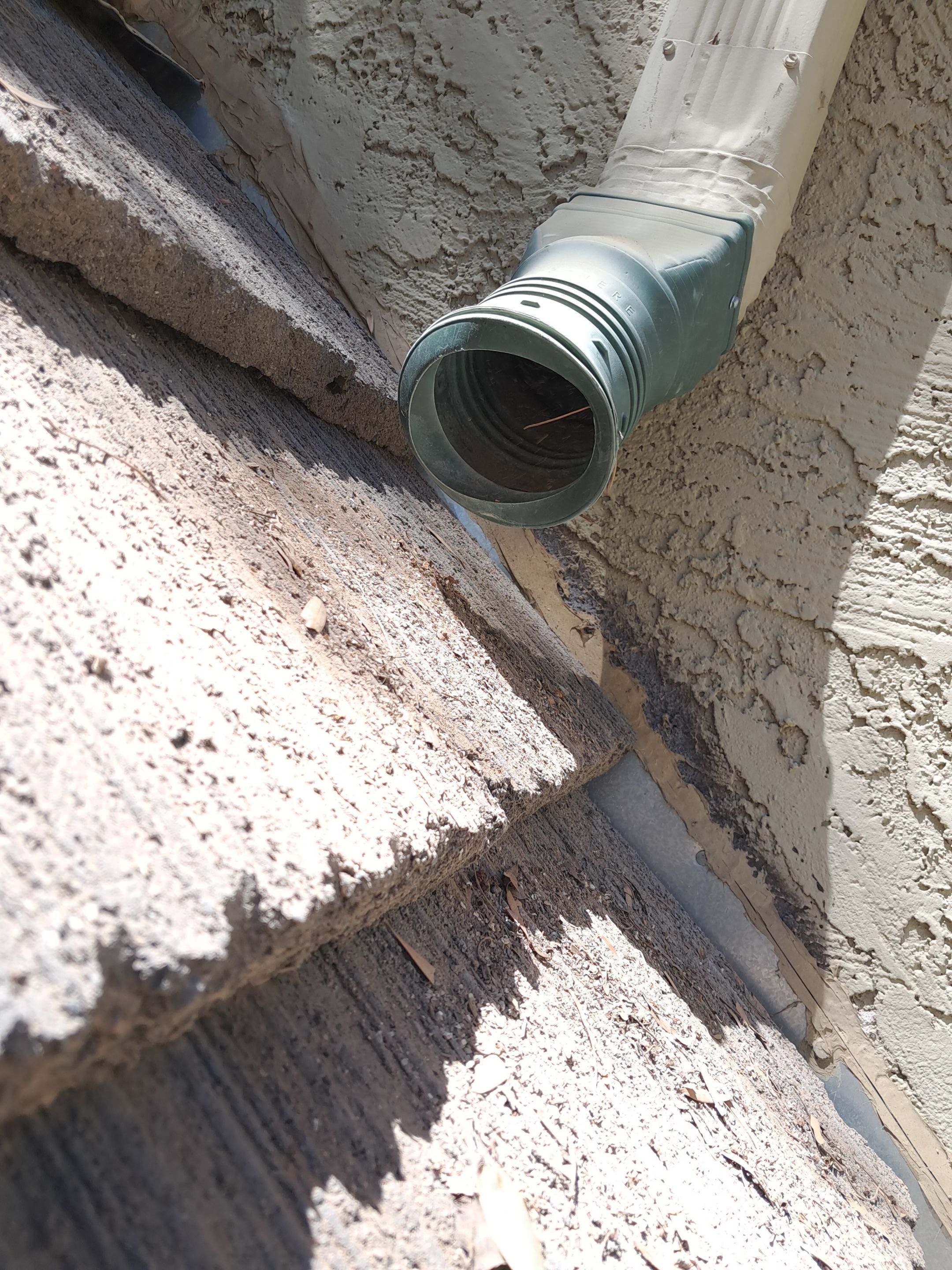 Commercial gutter cleaning Mesa & Gilbert & Chandler, AZ after photo with clean gutters