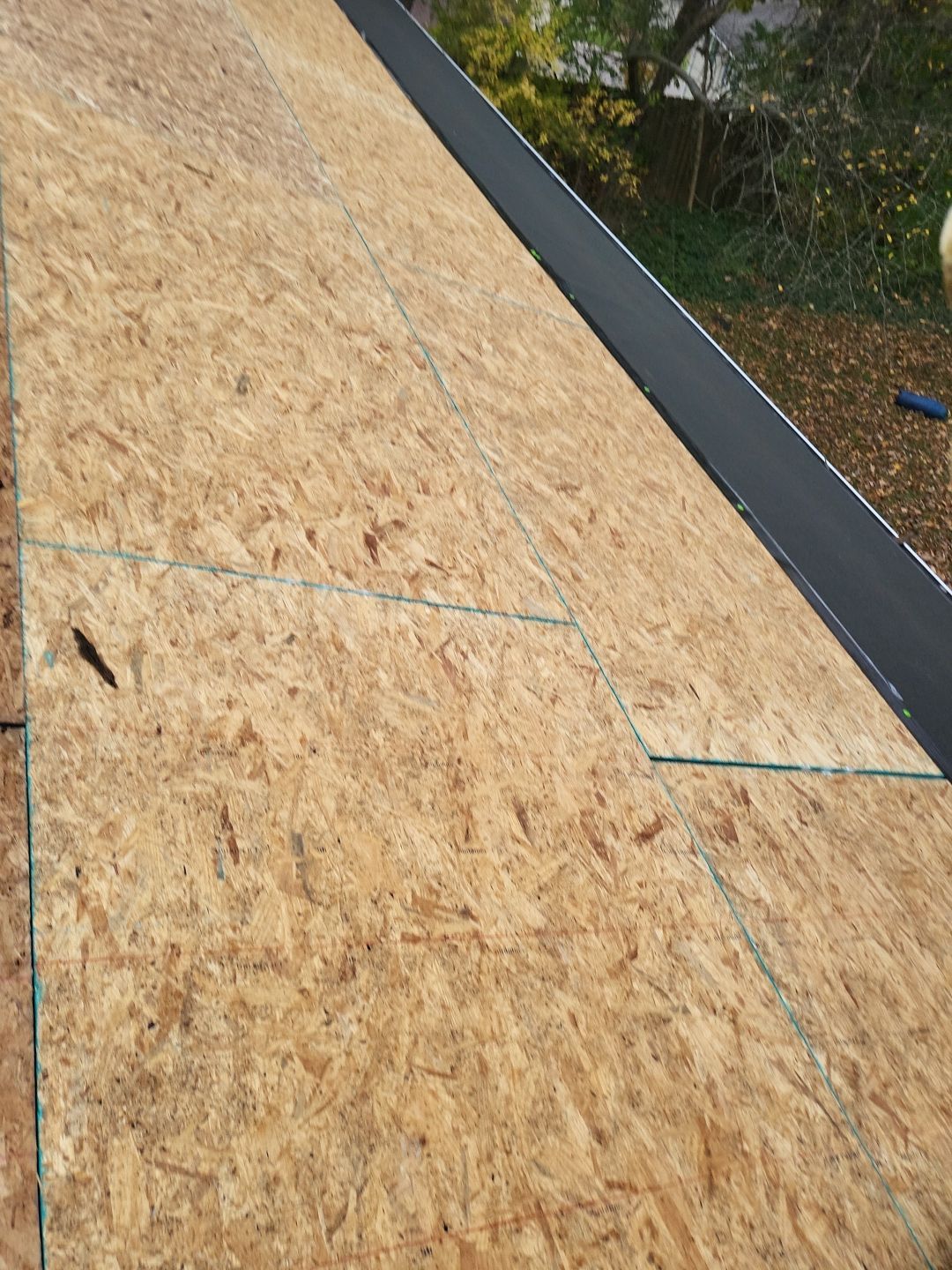ATLAS PINNACLE COLOR: BLACK SHADOW by Eagle Eye Roofing