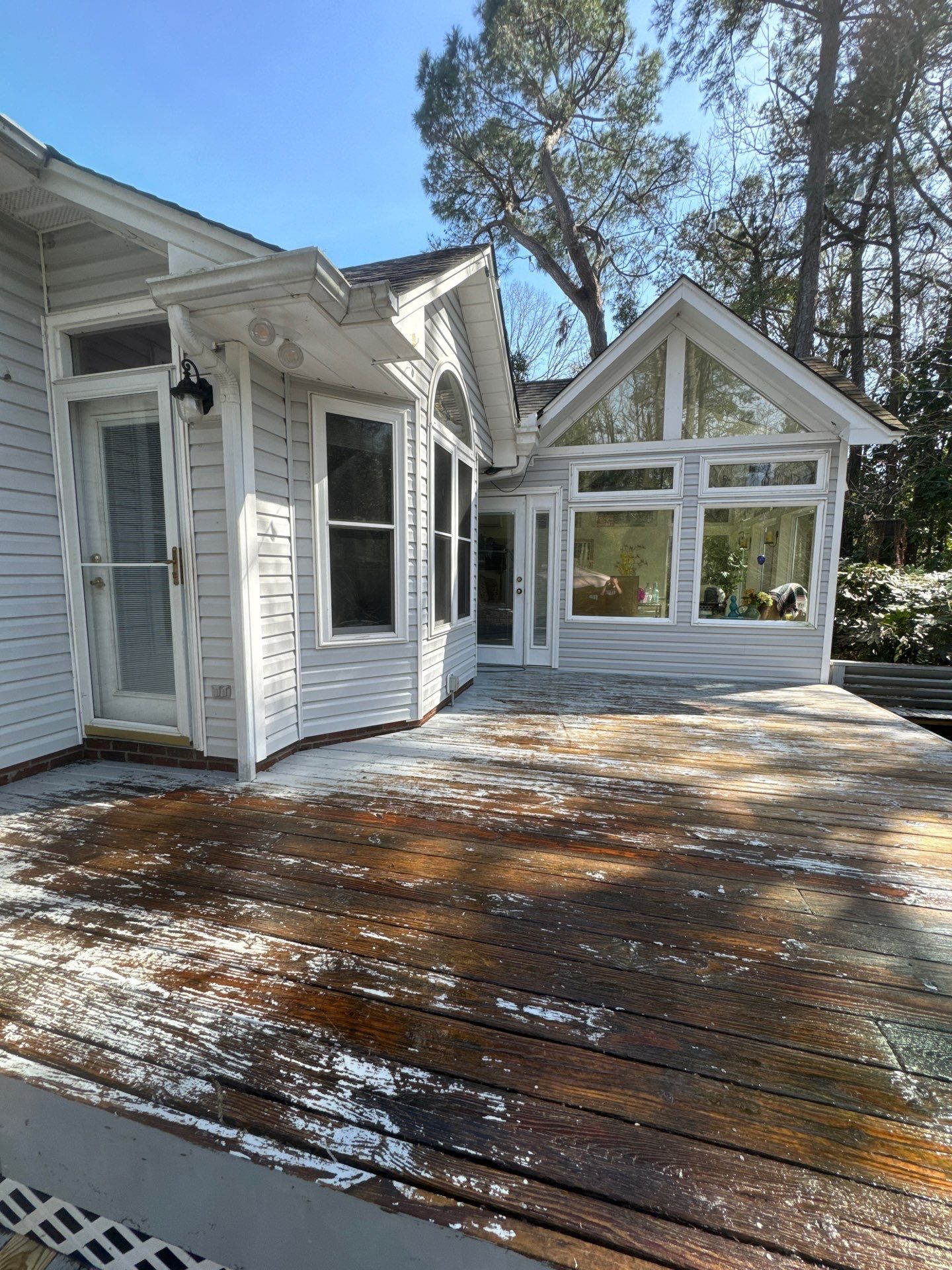 Deck using AcryFin by DuraSeal