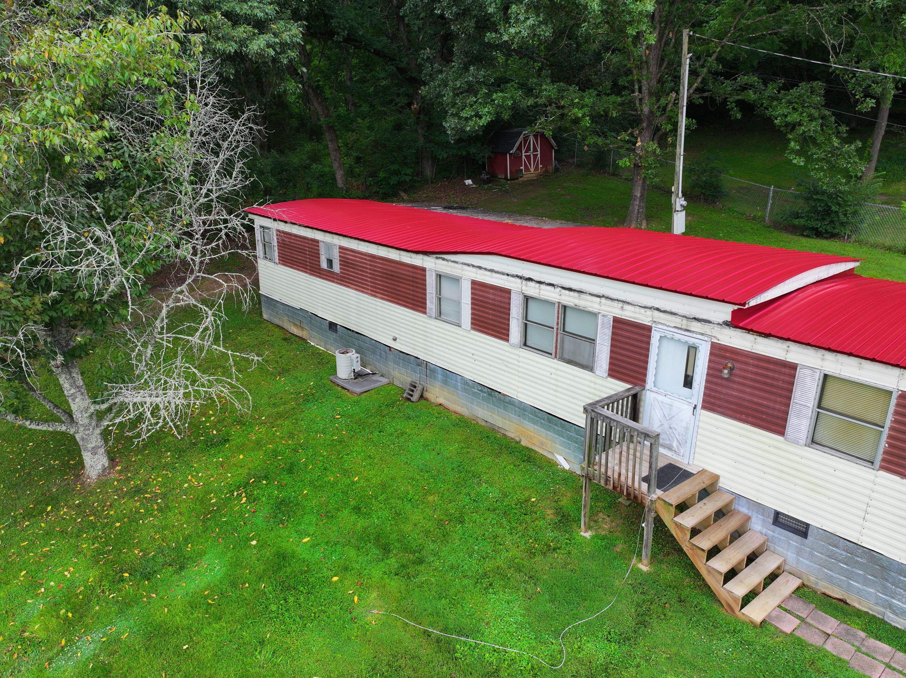 White Residence by Omnia Roofing