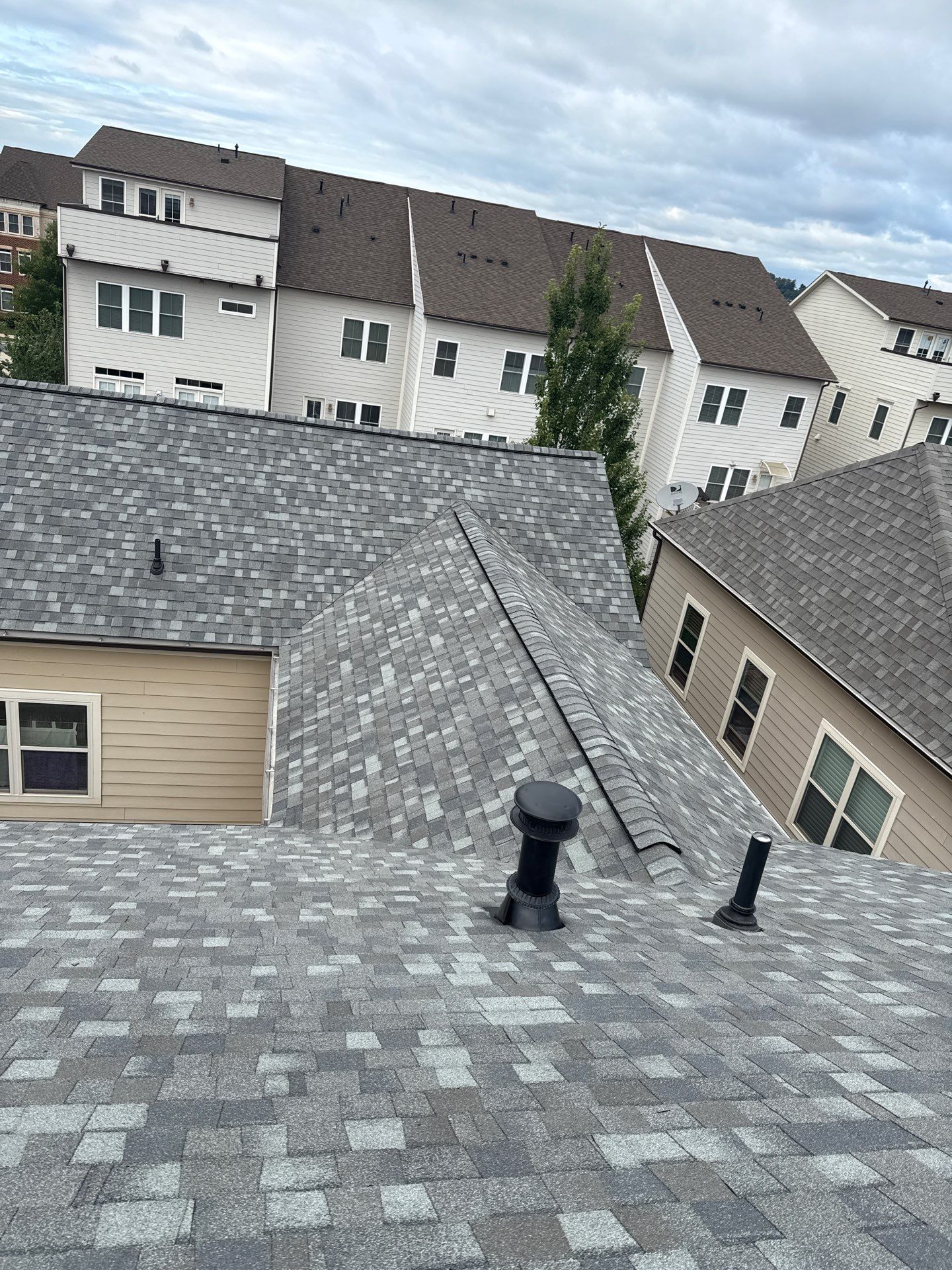 Ashburn: Residential Roof Replacement  with CertainTeed Landmark Pro in Max Def Georgetown Gray by RM Banning, Inc.