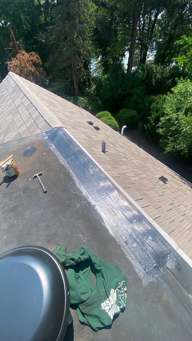 DaVinci Roof Installation with Snow Guards in Oconomowoc Lake by Custom Installations