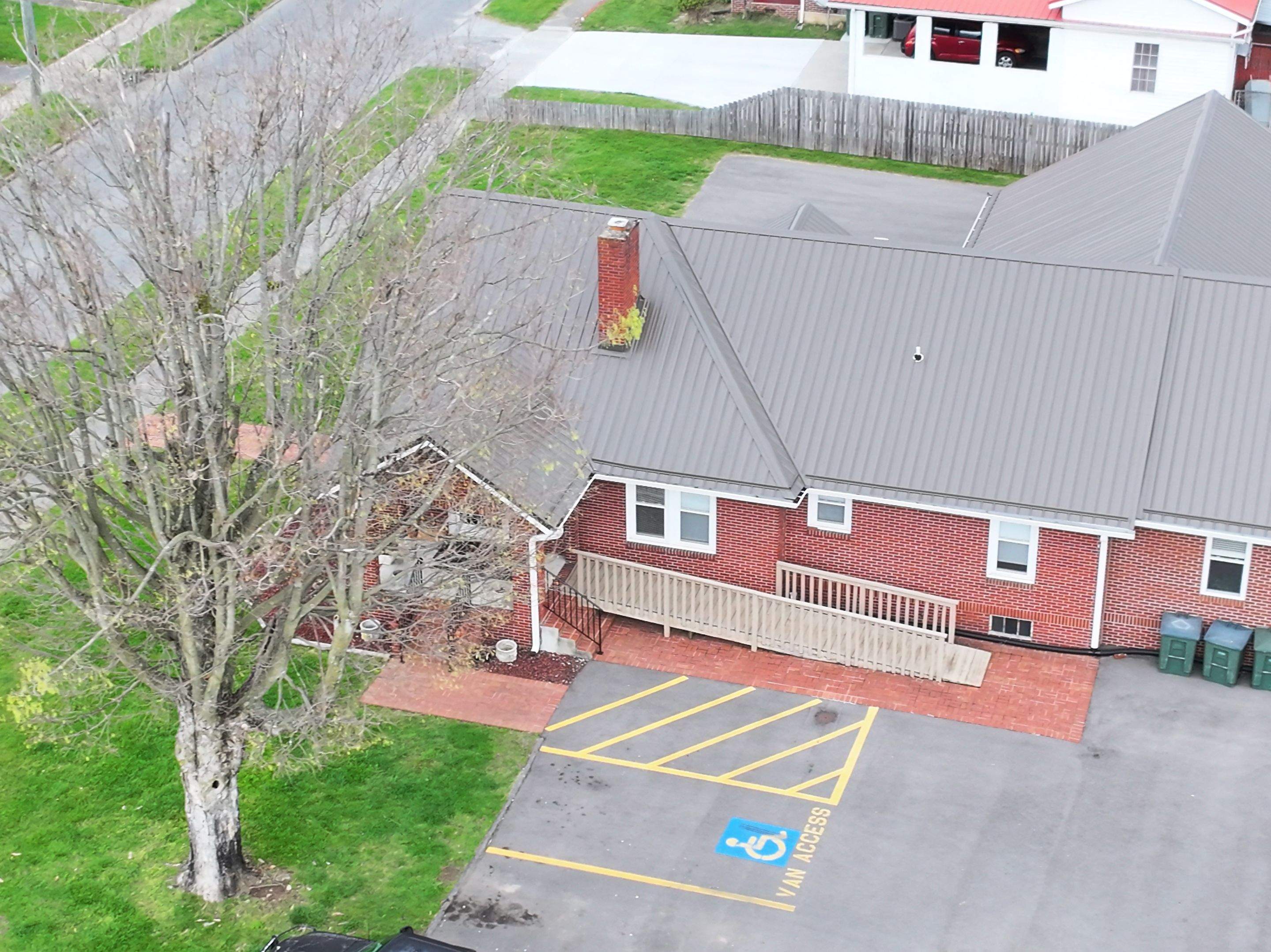 Carter County Planning Office by Omnia Roofing