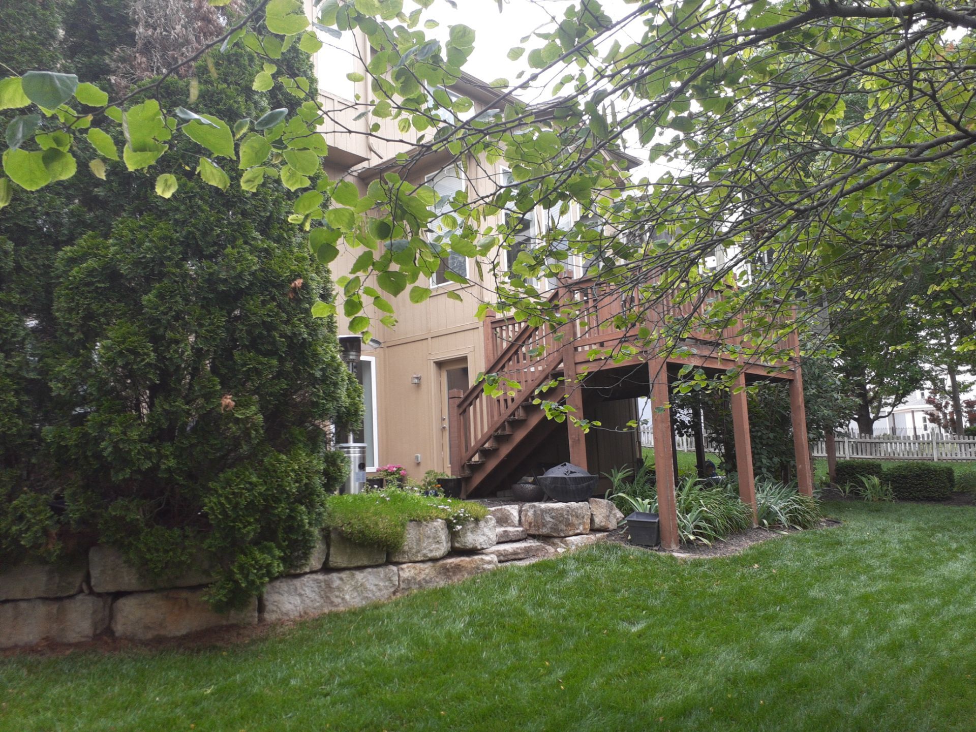 Back Yard Patio, Pergola, and Deck by LAND ESCAPES LLC