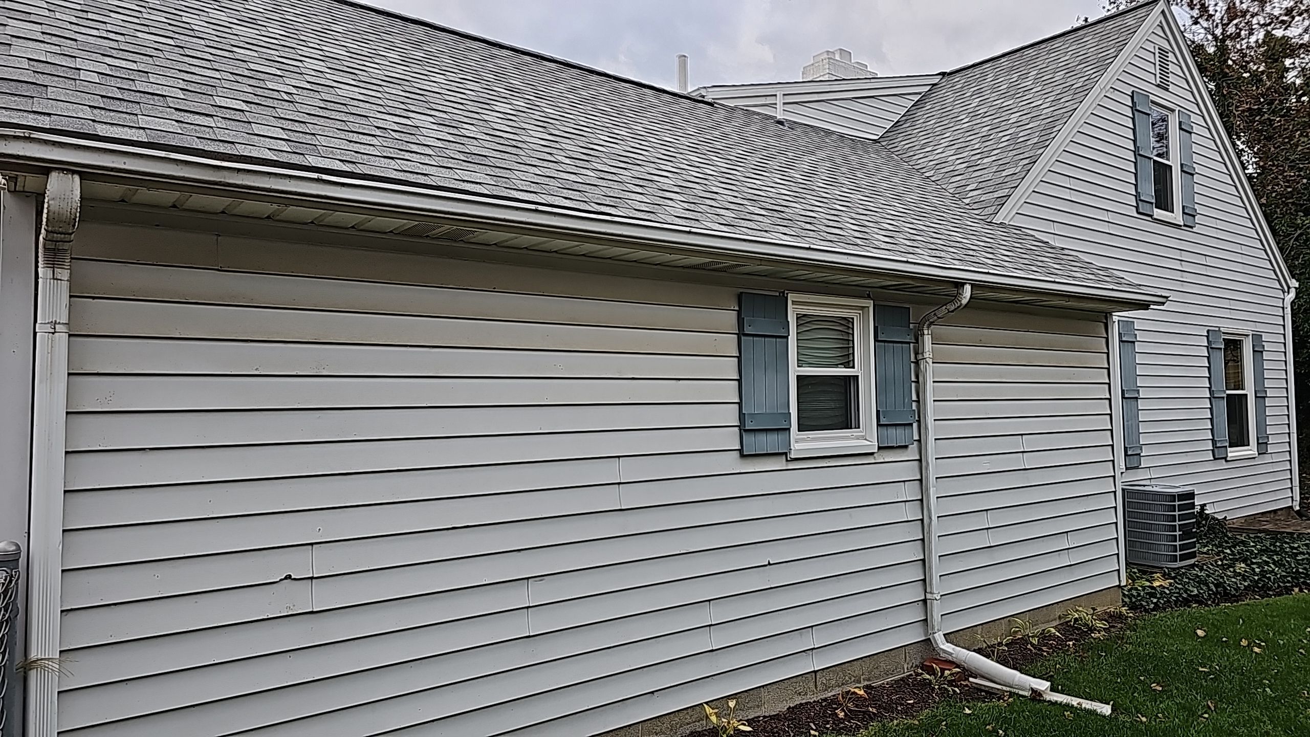 CertainTeed Restoration, Color, Midnight by Eagle Eye Roofing