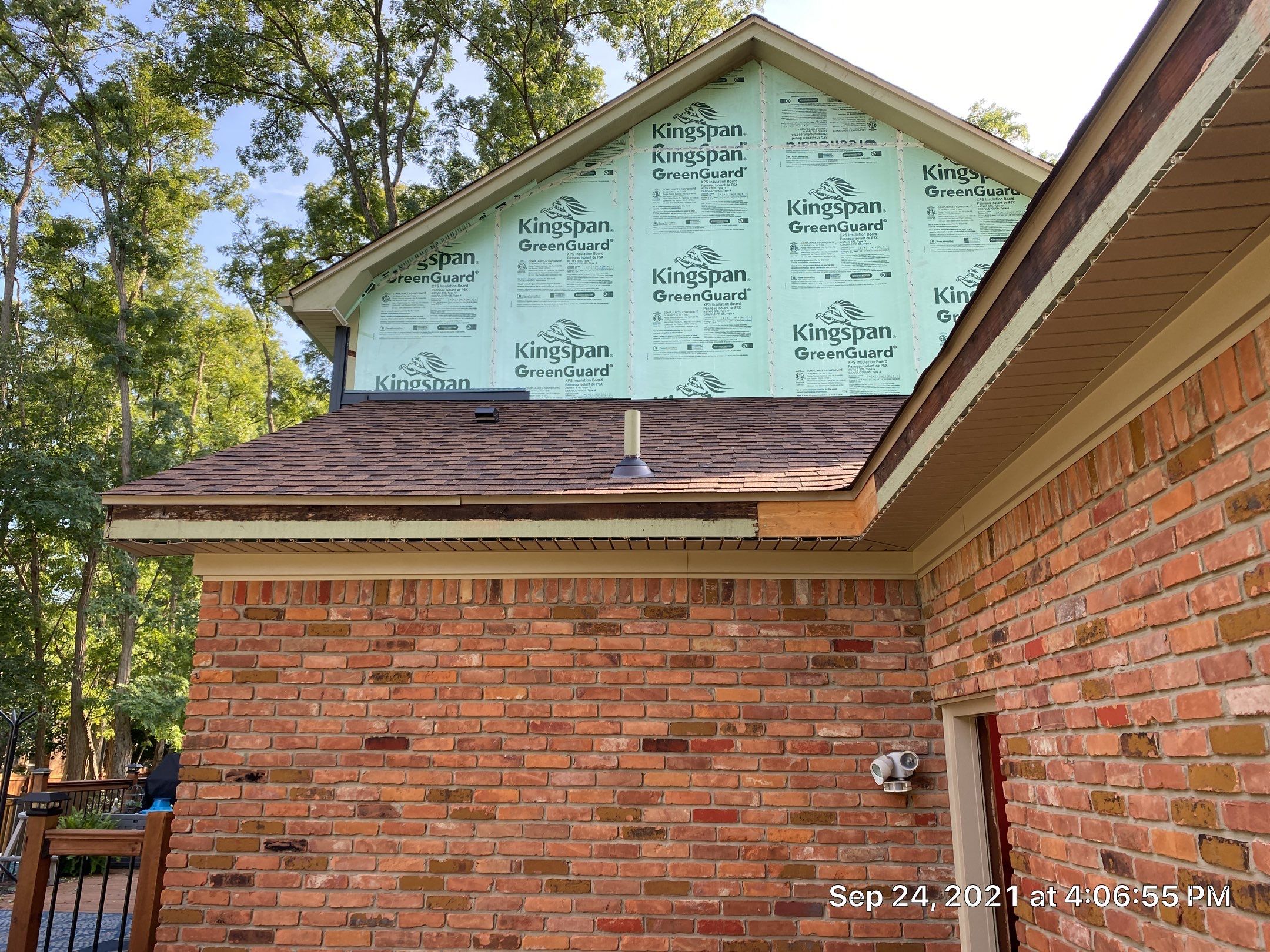 Siding Replacement using CertainTeed Restoration Classic D5 by 180 Contractors