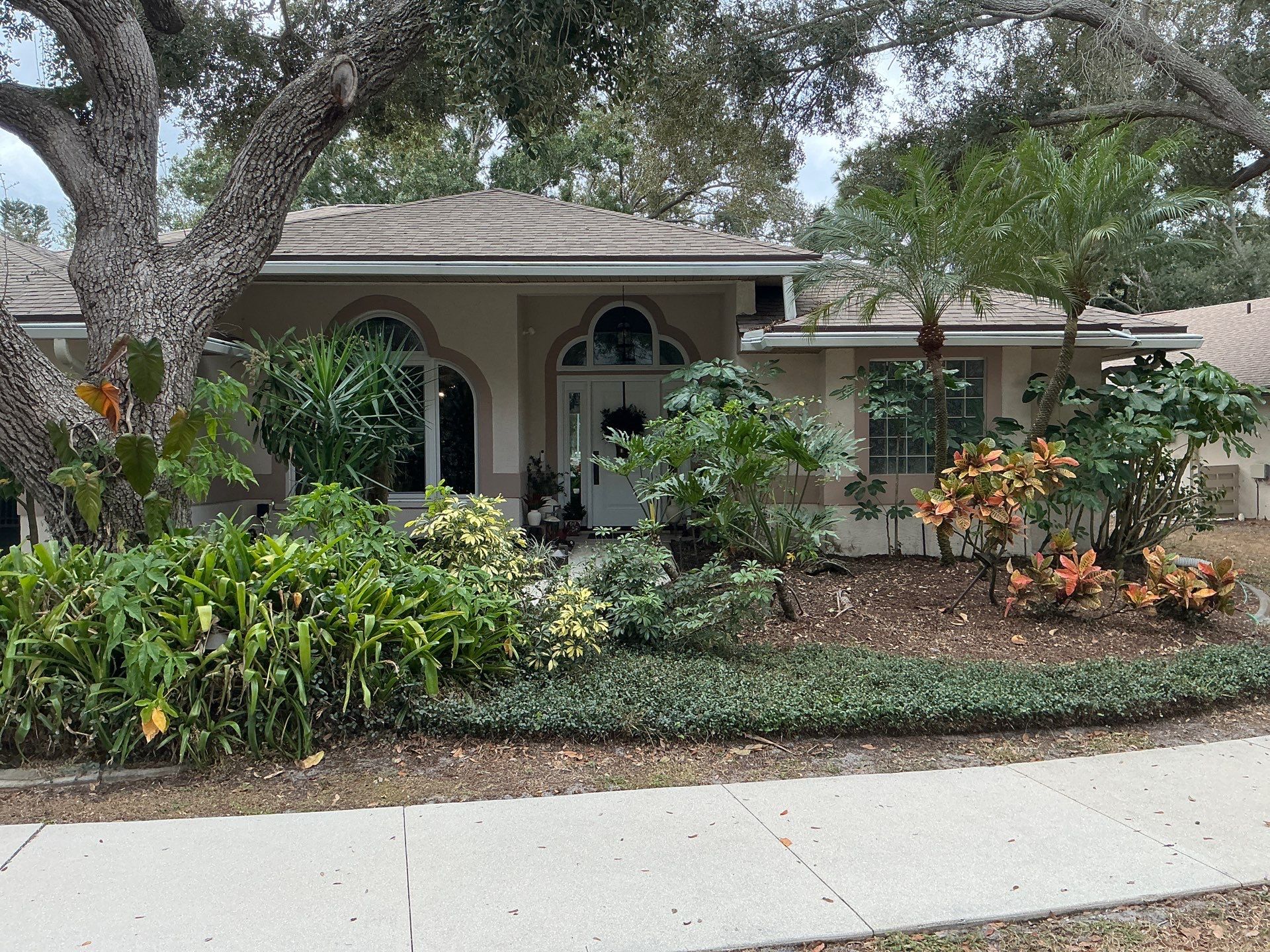 Seamless Aluminum Gutter Installation using 6 Inch Seamless Gutters in Sarasota FL by Gutter Professors