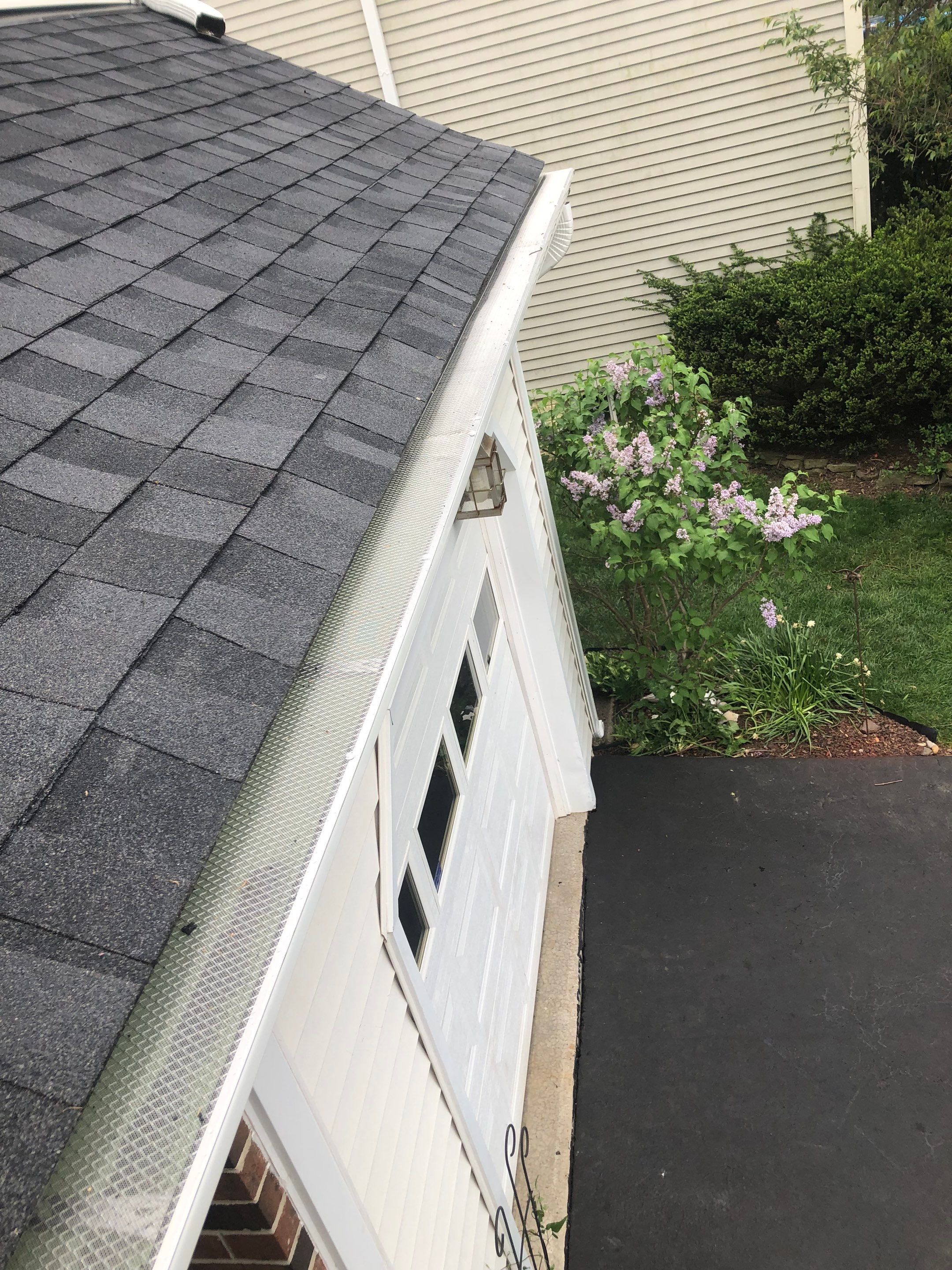 Vienna: CertainTeed Landmark Pro Designer Shingles in Max Def Moire Black by RM Banning, Inc.