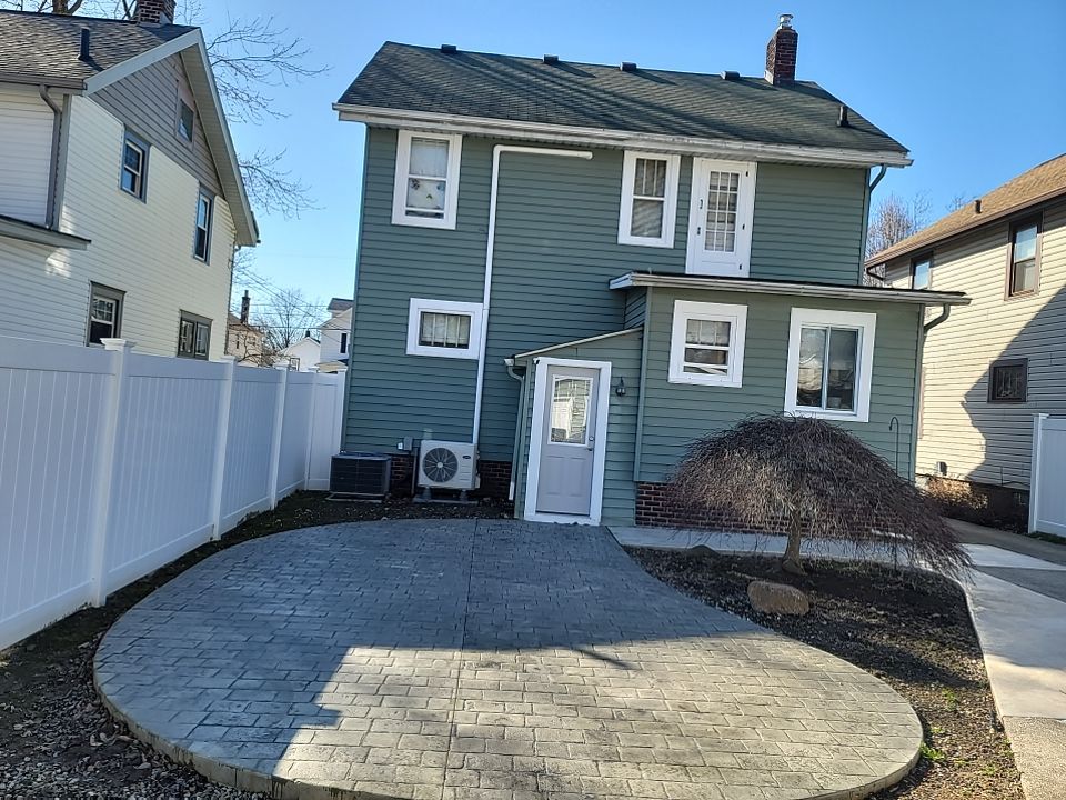 ATLAS PINNACLE COLOR: COASTAL GRANITE DRIP EDGE: WHITE by Eagle Eye Roofing