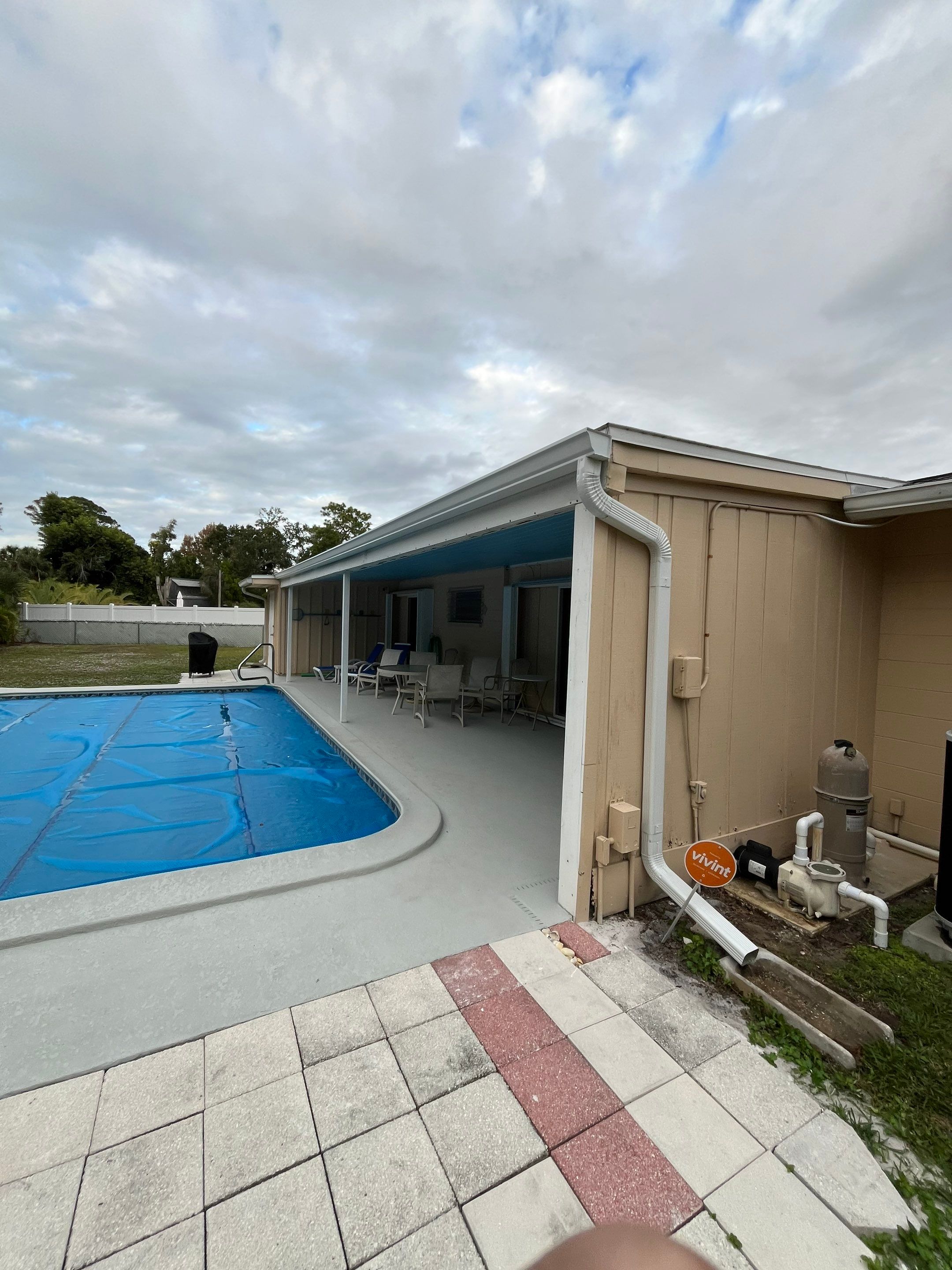 Replace gutter using 6 Inch Seamless Gutters in Sarasota FL by Gutter Professors