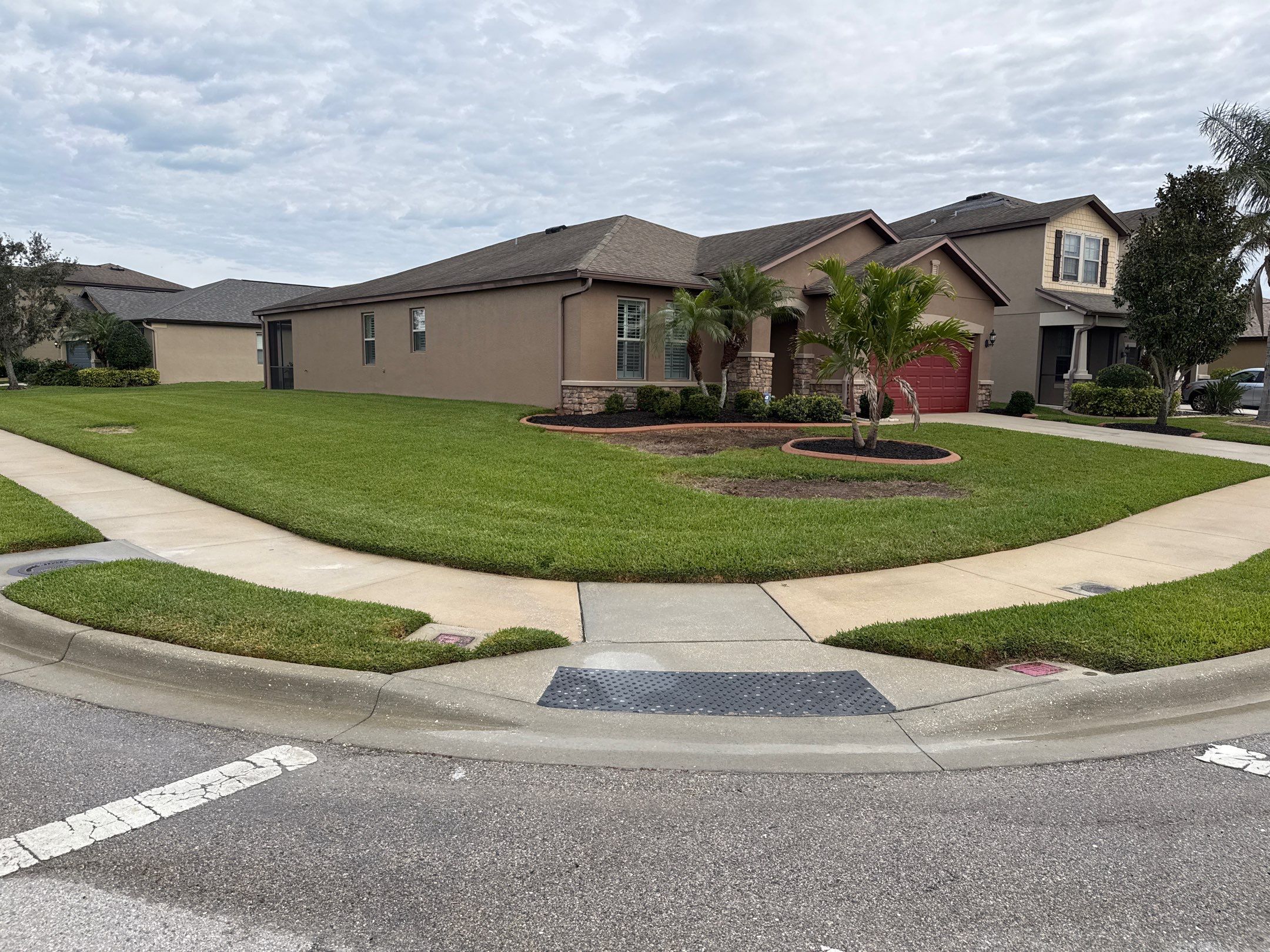 Transform Your Driveway & Curb Appeal with Sunshine AquaWash! | Expert Pressure Washing Services by Sunshine AquaWash