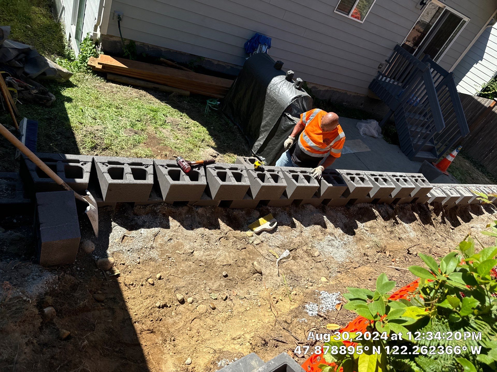 Jireh Outdoor Projects | Retaining Wall & Fence Build by Jireh Asphalt & Concrete Inc 