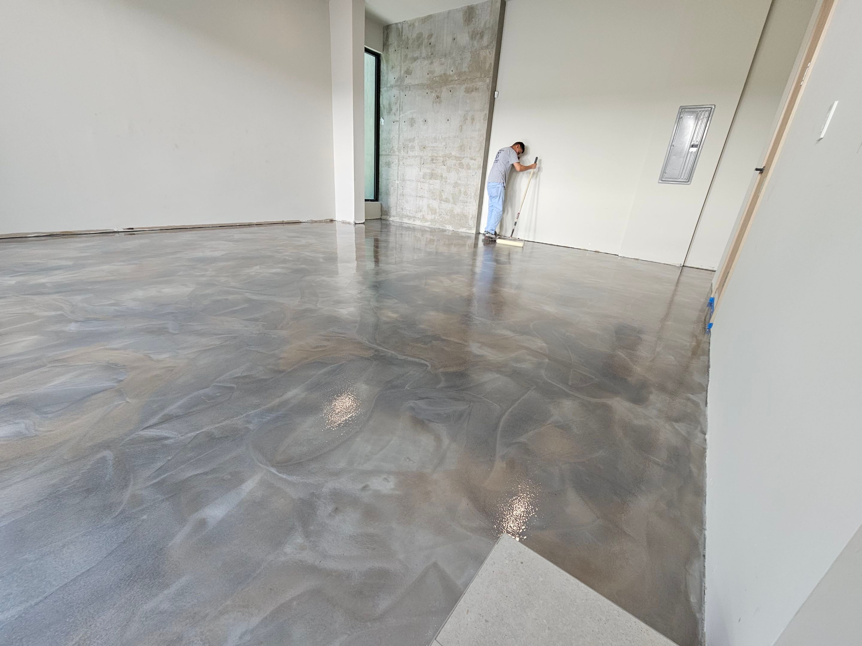 Metallic Epoxy Garage by Seamless Surfaces