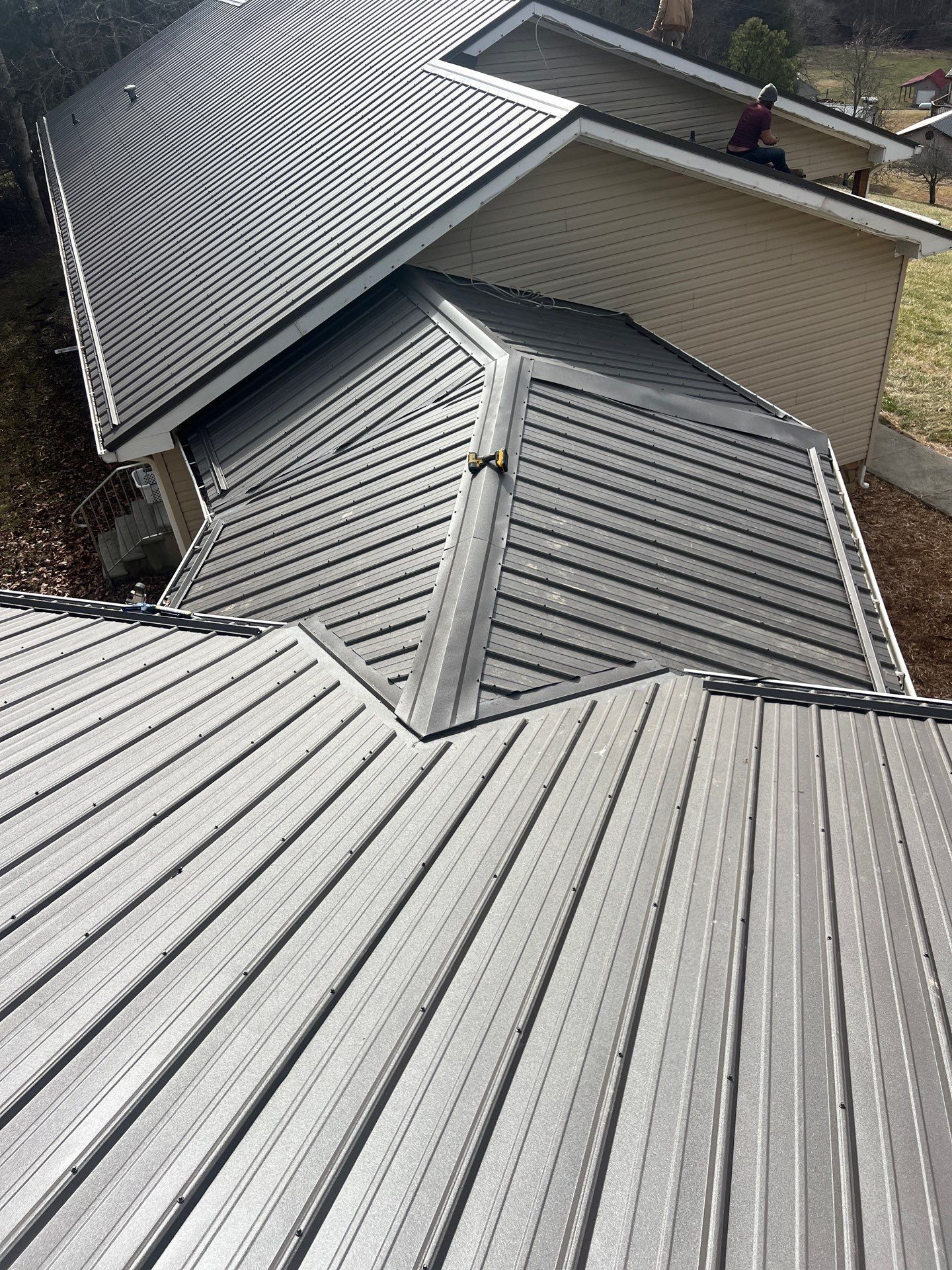 Beam Residence by Omnia Roofing