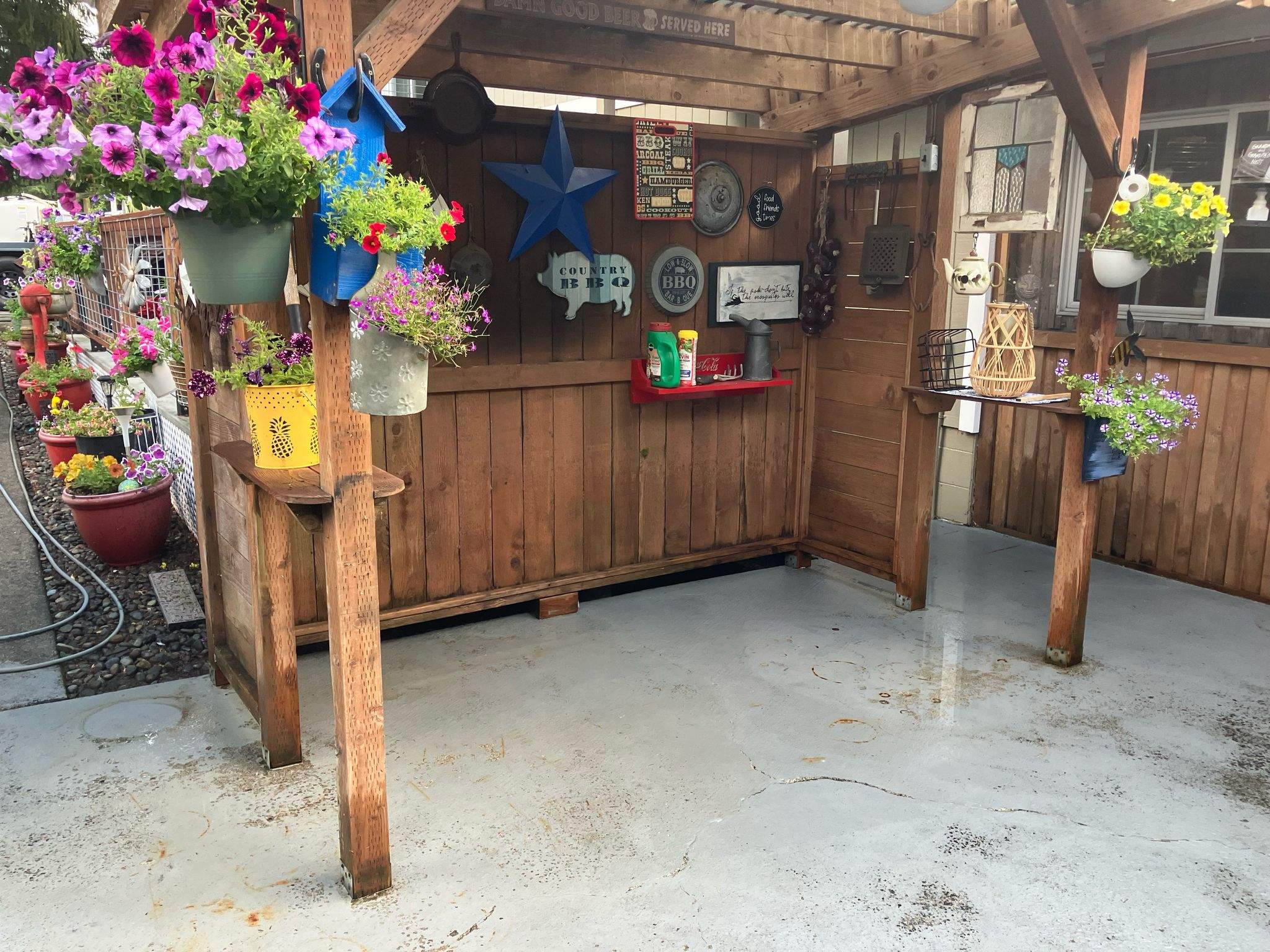 Vuba Back Patio by Concrete Coating Experts Inc.