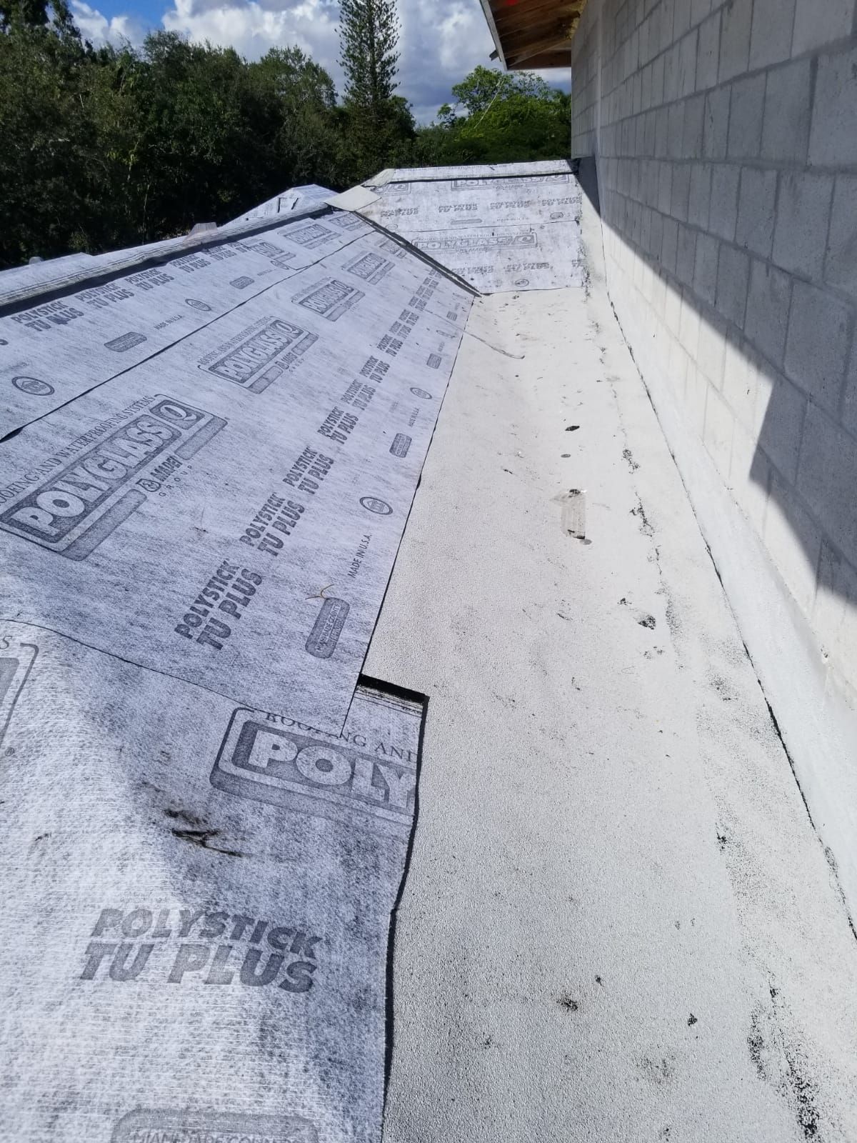 Crown Windsor Slate - Charcoal Black Color by Istueta Roofing