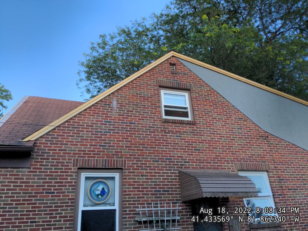 Residential Roofing Installation using Certainteed Belmont shingle by Absolute Roofing and Construction