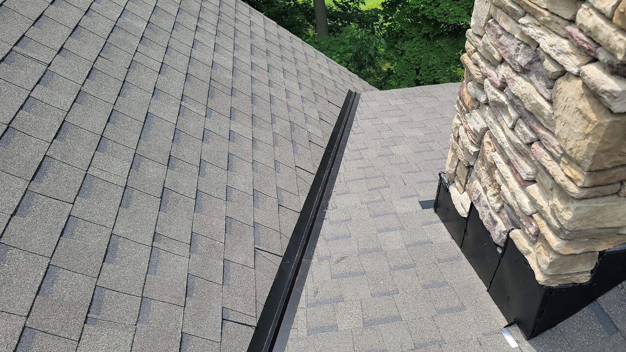 ATLAS PINNACLE HP W/SCOTCHGARD COLOR: WEATHERED WOOD by Eagle Eye Roofing